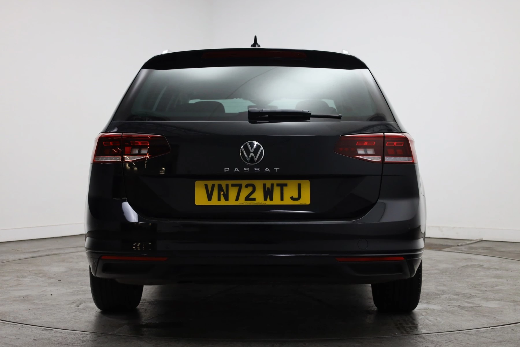 Volkswagen-Passat-image-12