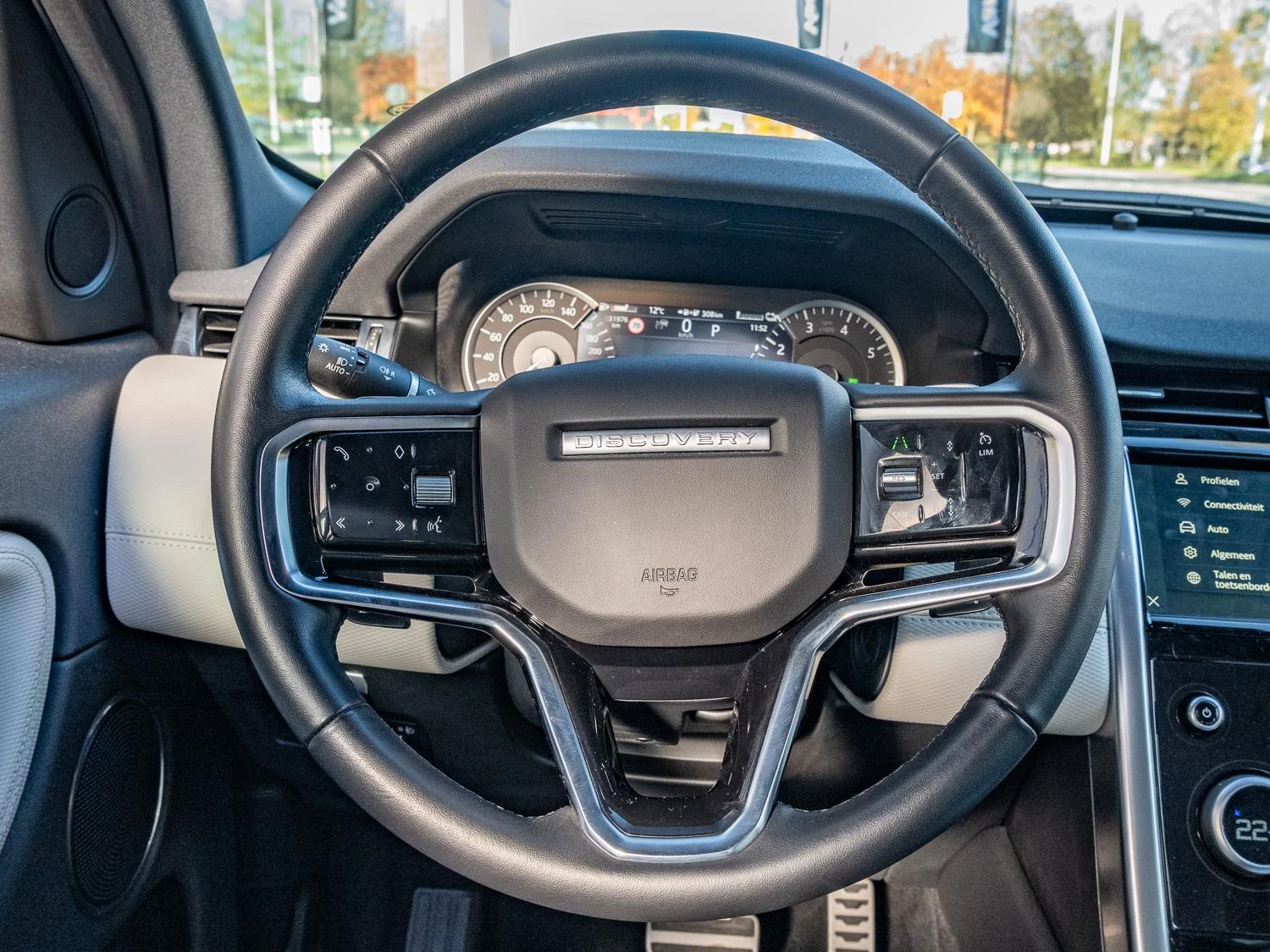 Land Rover-Discovery Sport-image-17