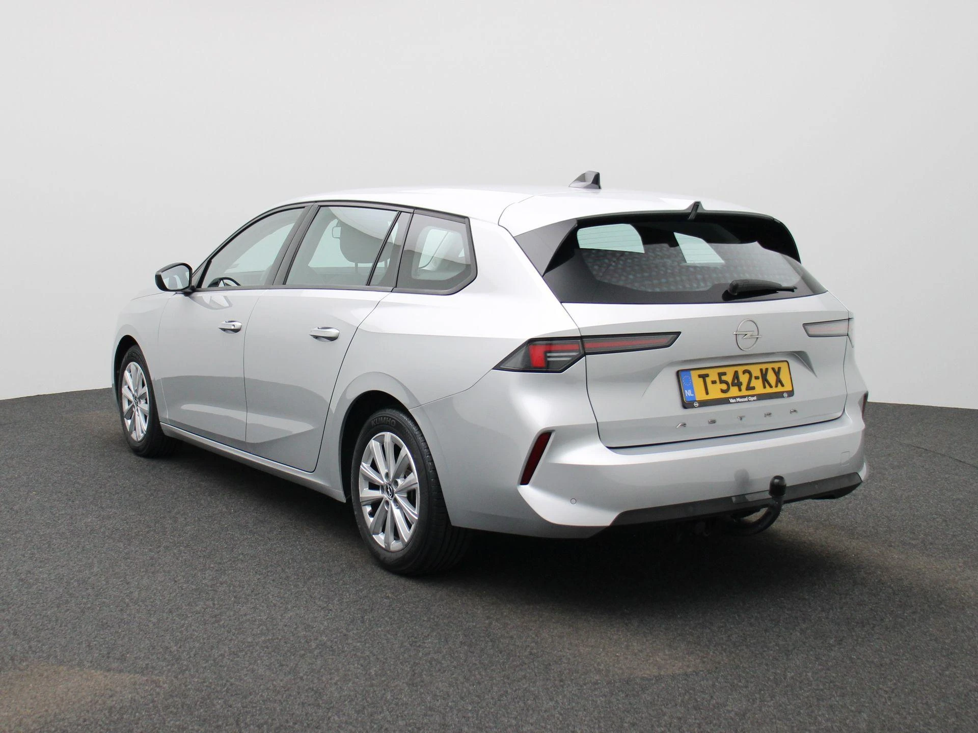 Opel-Astra-image-1