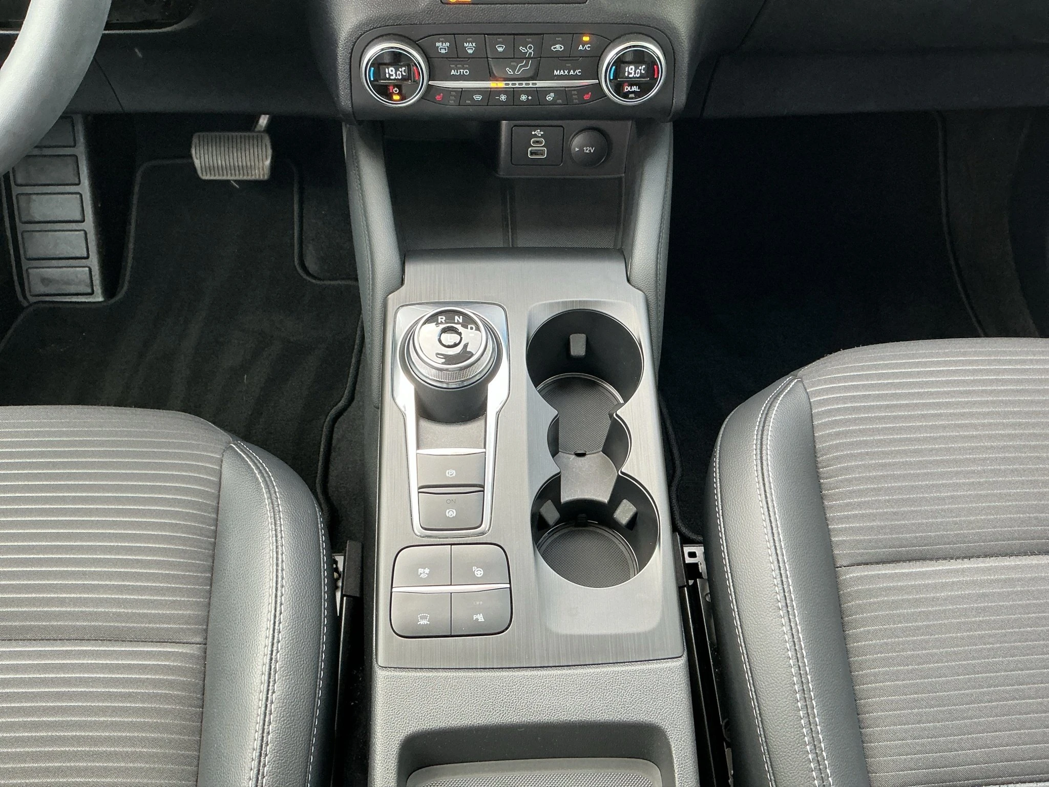 Ford-Kuga-image-13