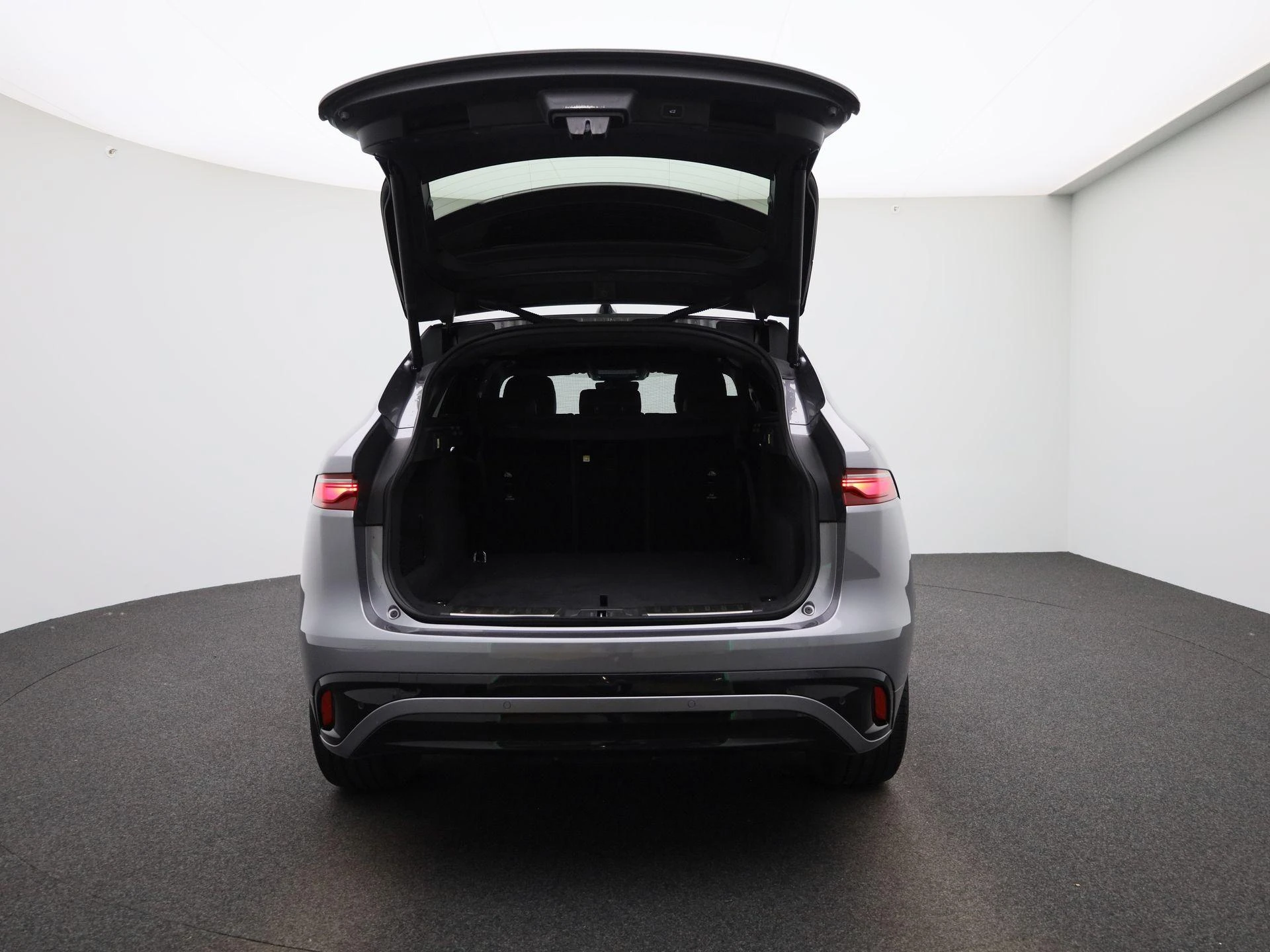 Jaguar F-PACE 2.0 P250 R-Dynamic SE