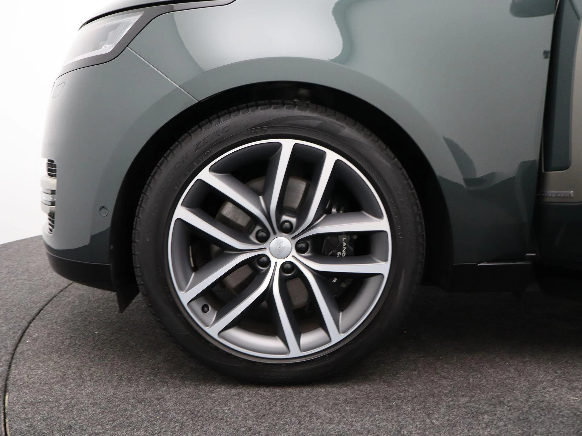 Land Rover-Range Rover-image-15
