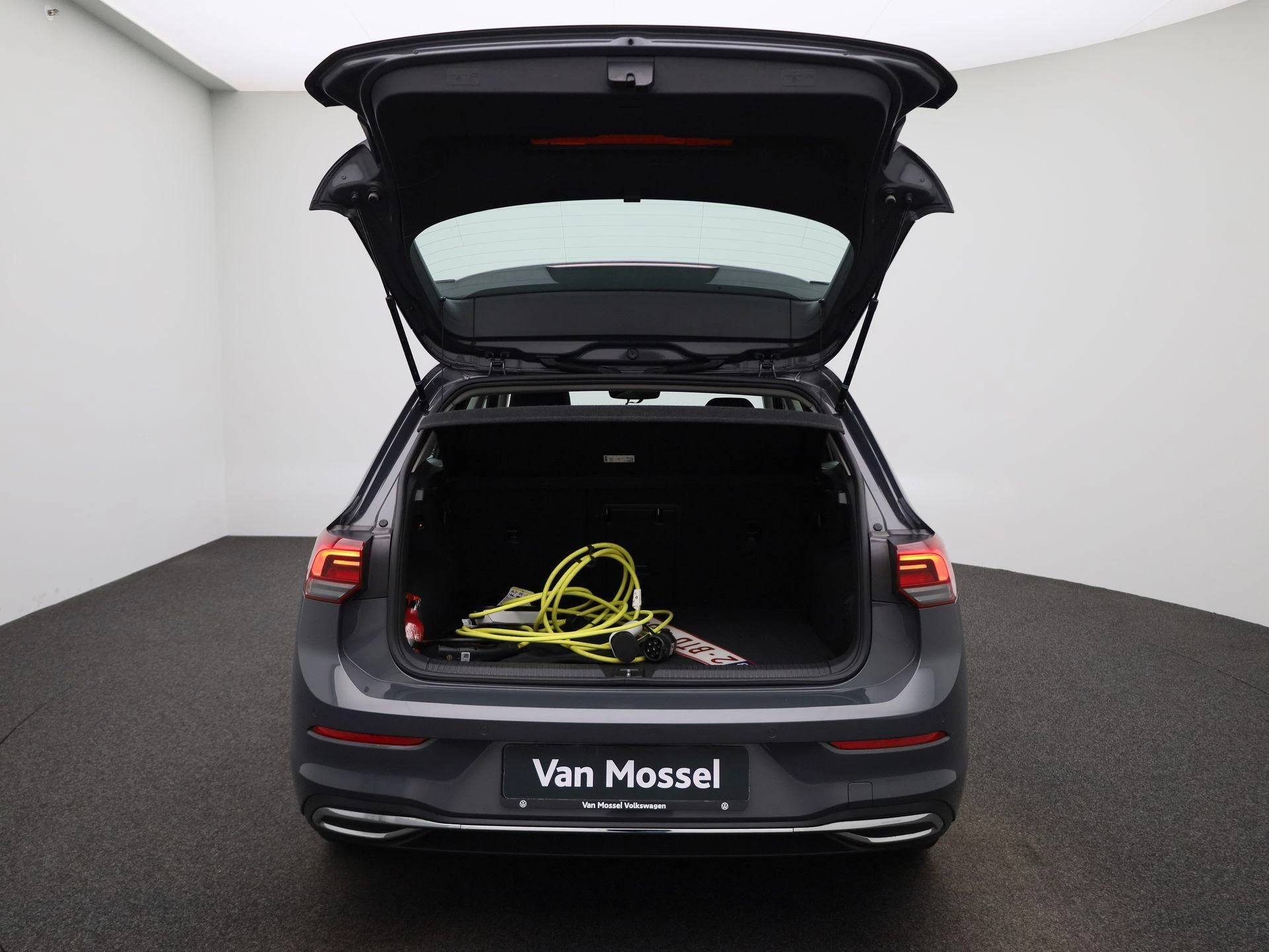 Volkswagen-Golf-image-10