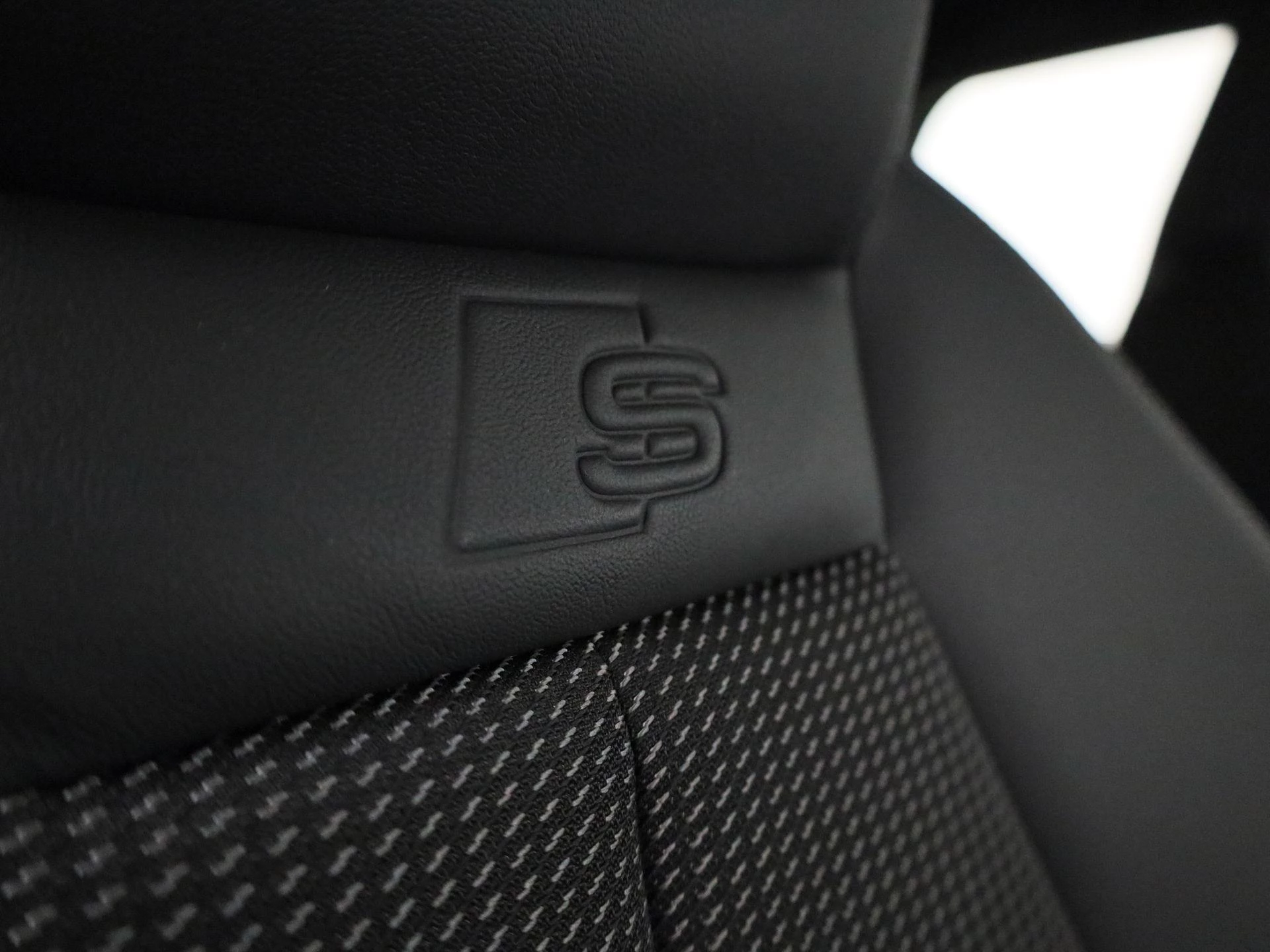 Audi A3 Sportback 30 TFSI S edition 110 PK