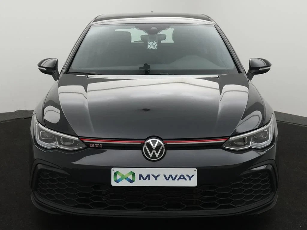 Volkswagen-Golf-image-7