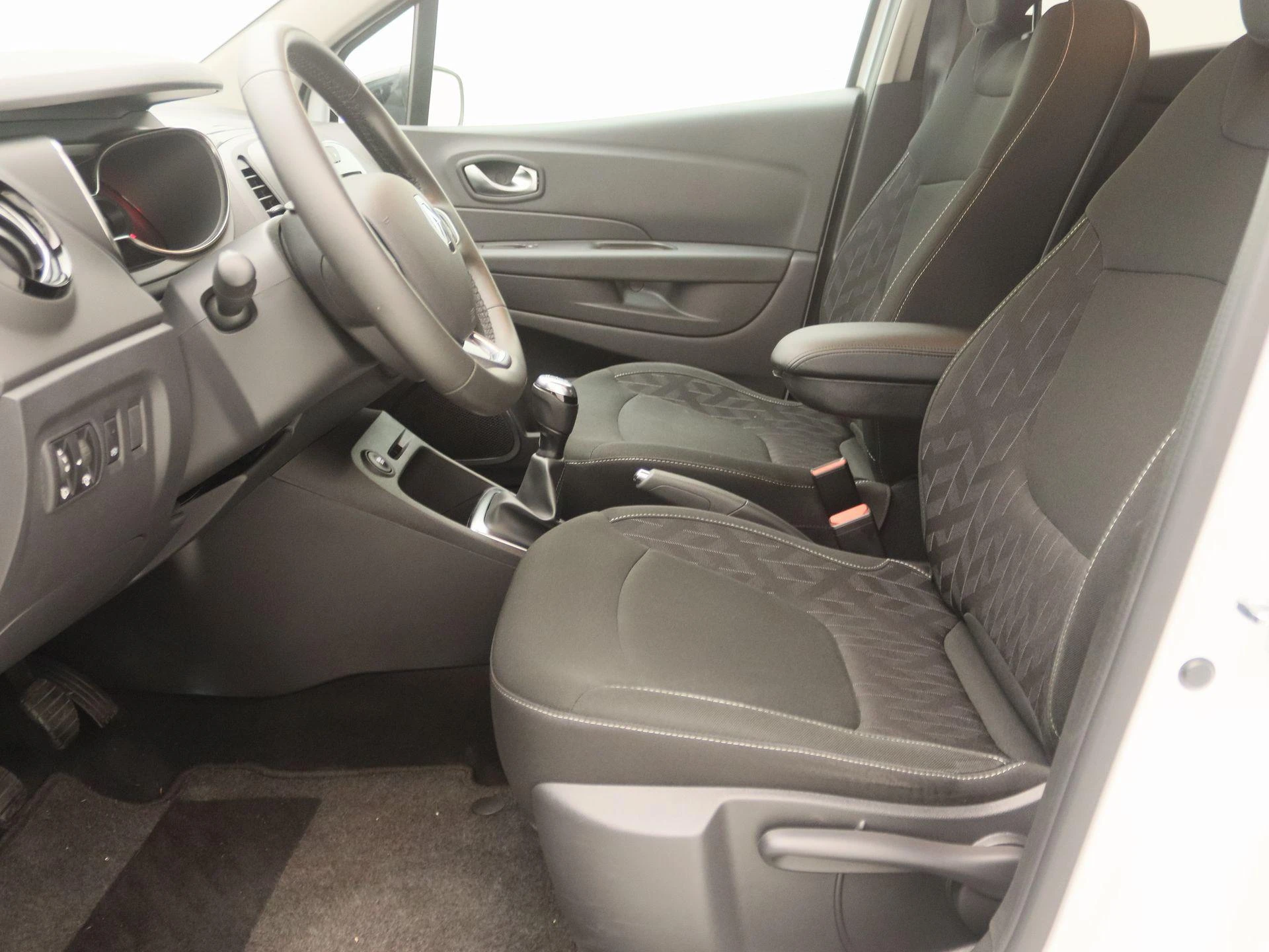 Renault-Captur-image-11