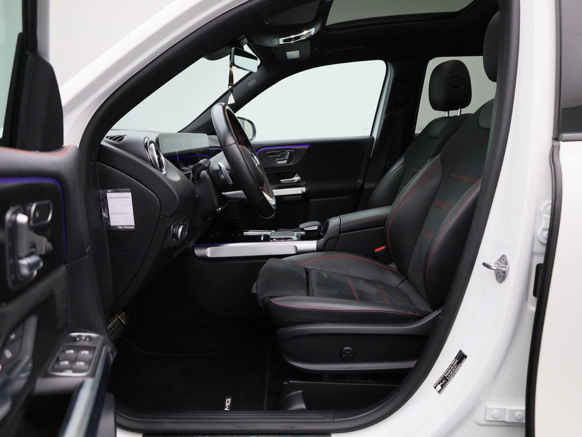 Mercedes-Benz-GLB-image-10