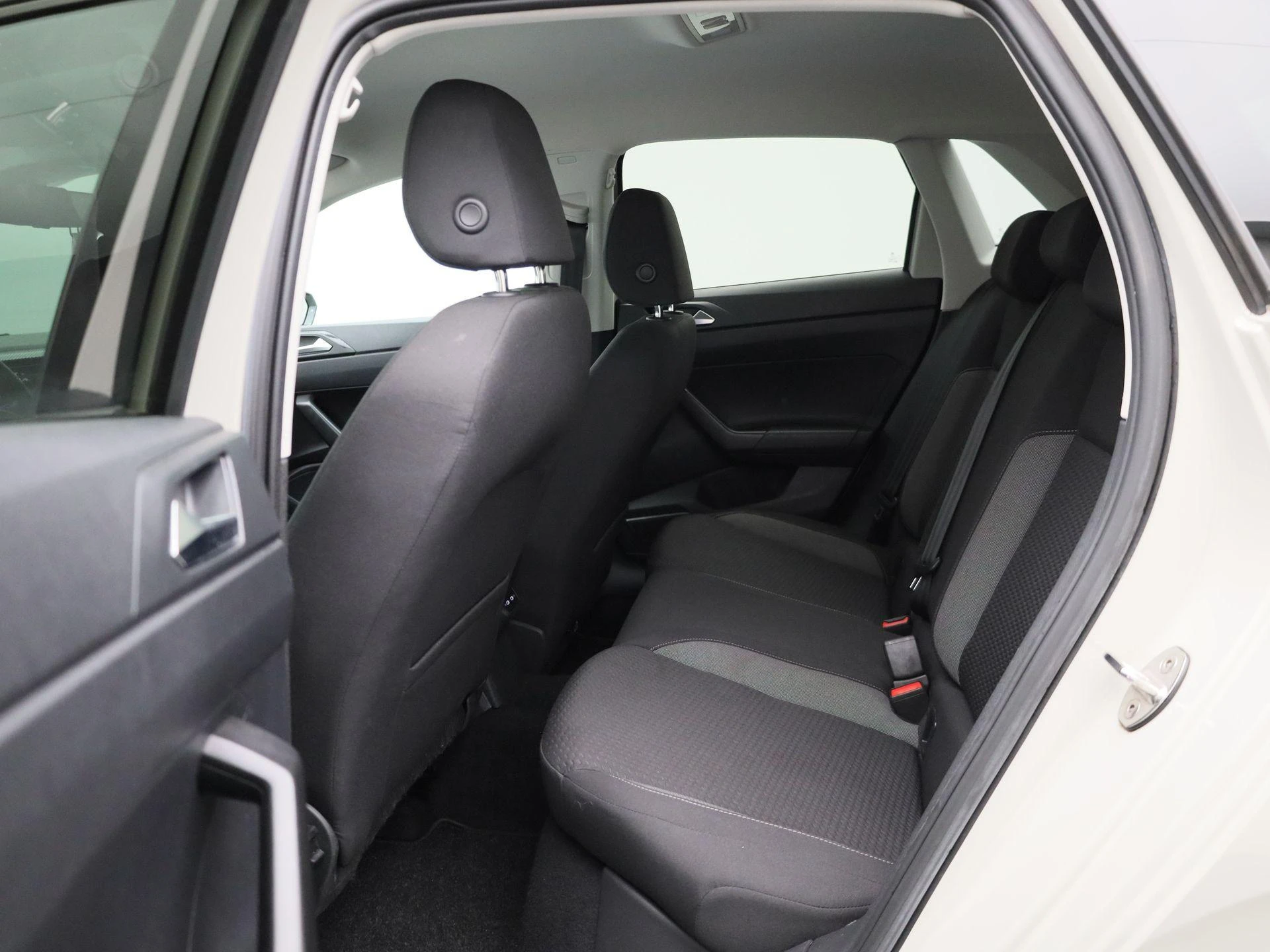 Volkswagen-Polo-image-9