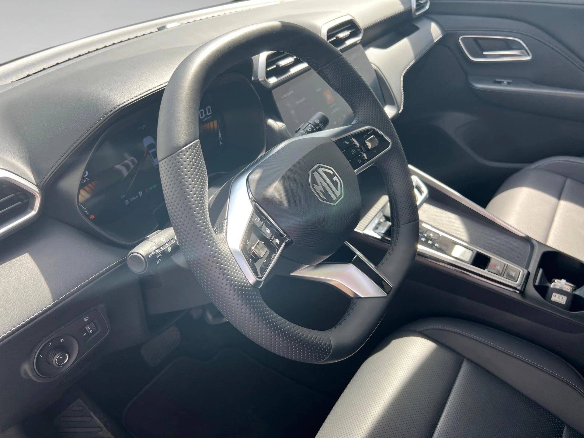 MG ZS Hybrid+ Luxury