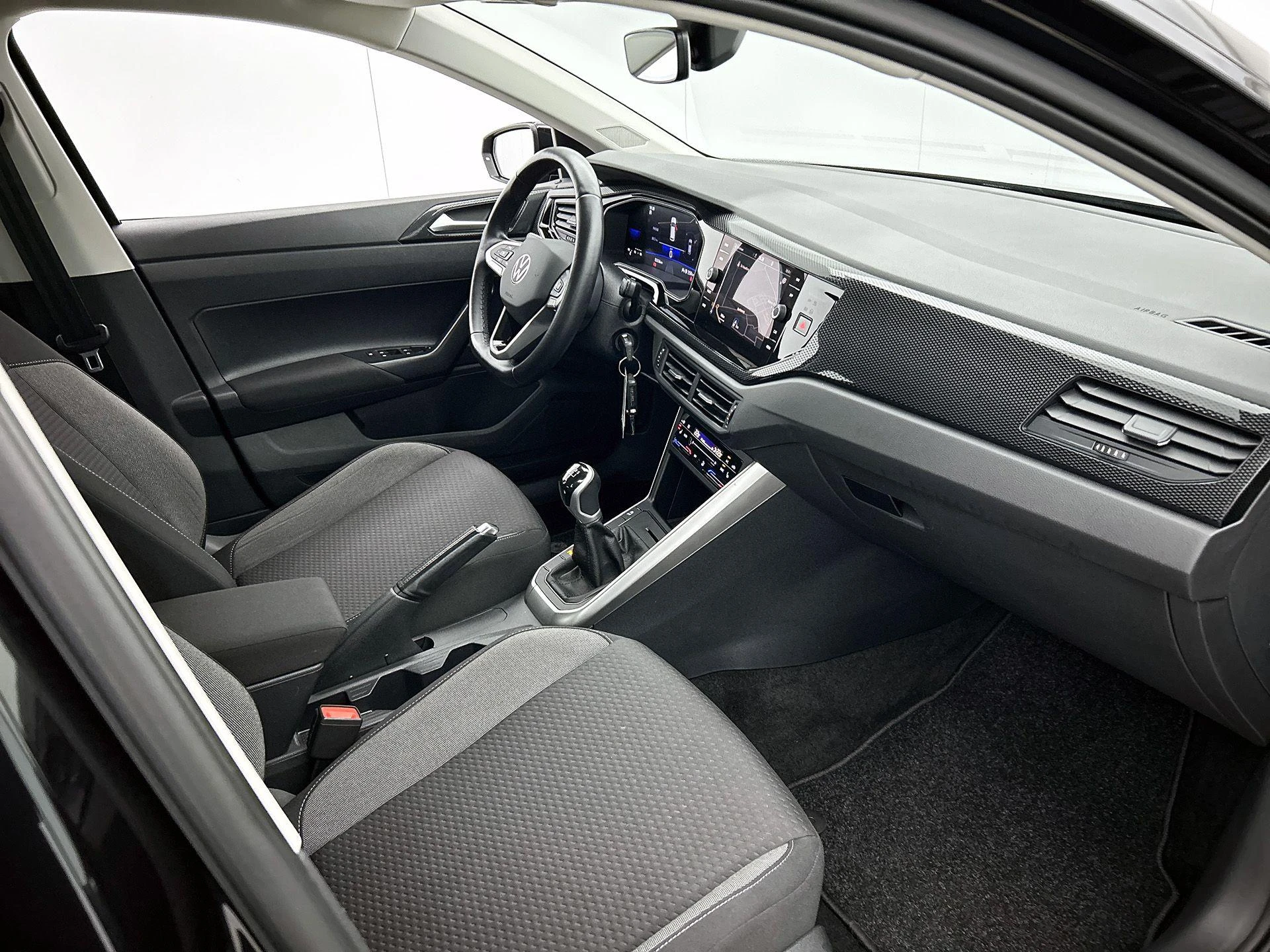 Volkswagen-Polo-image-22