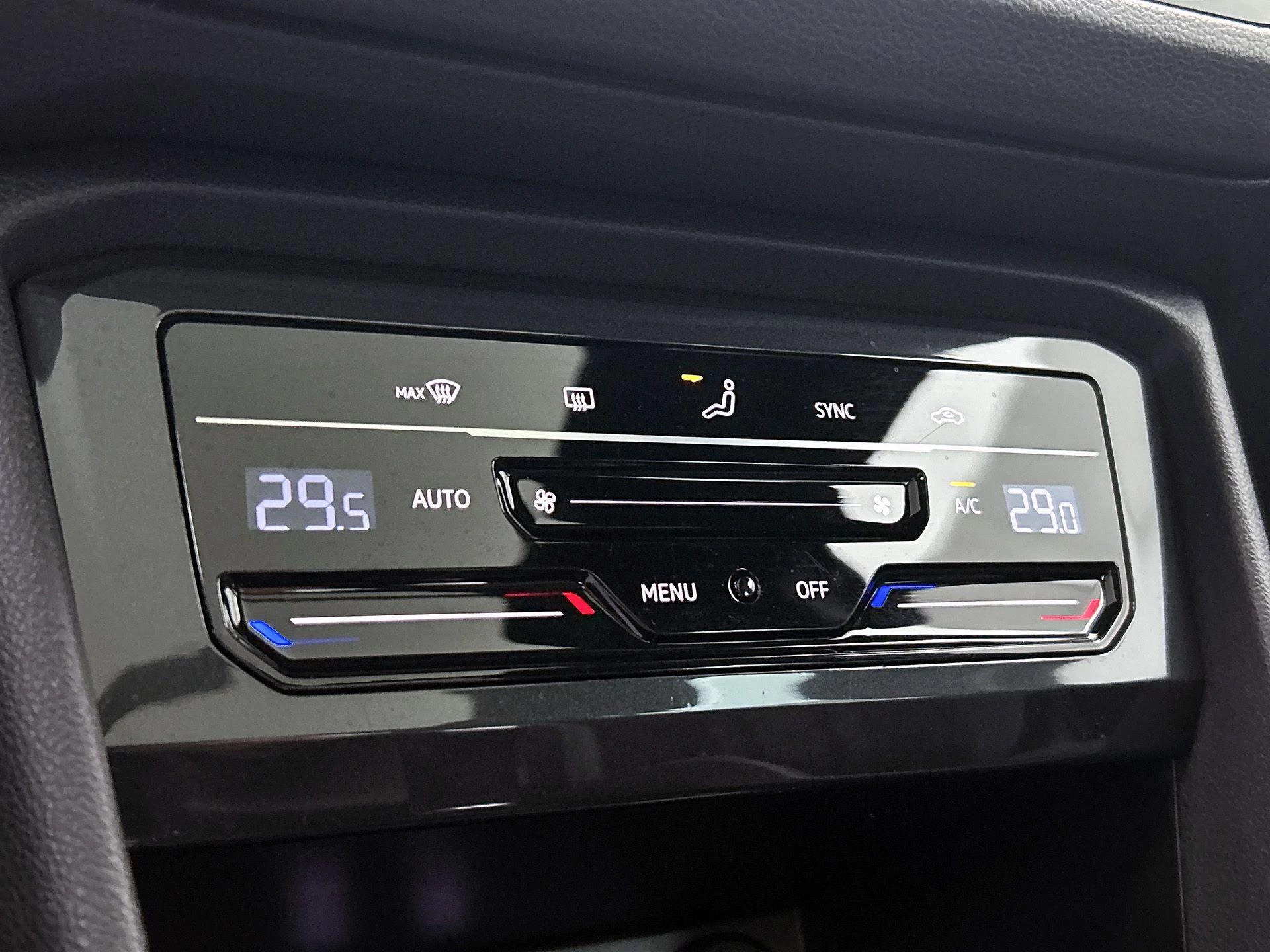 Volkswagen-Tiguan-image-23