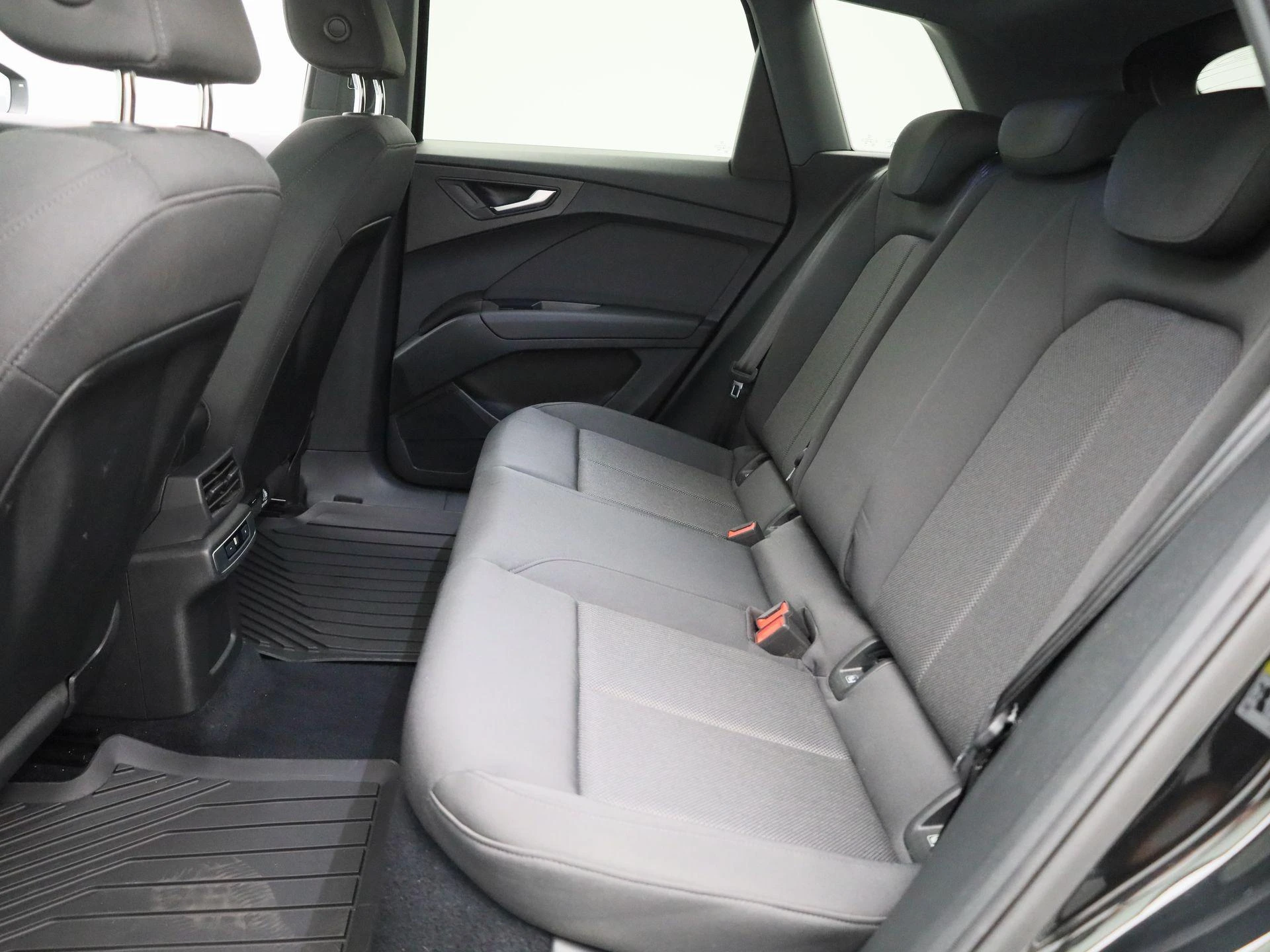 Audi-Q4 e-tron-image-11