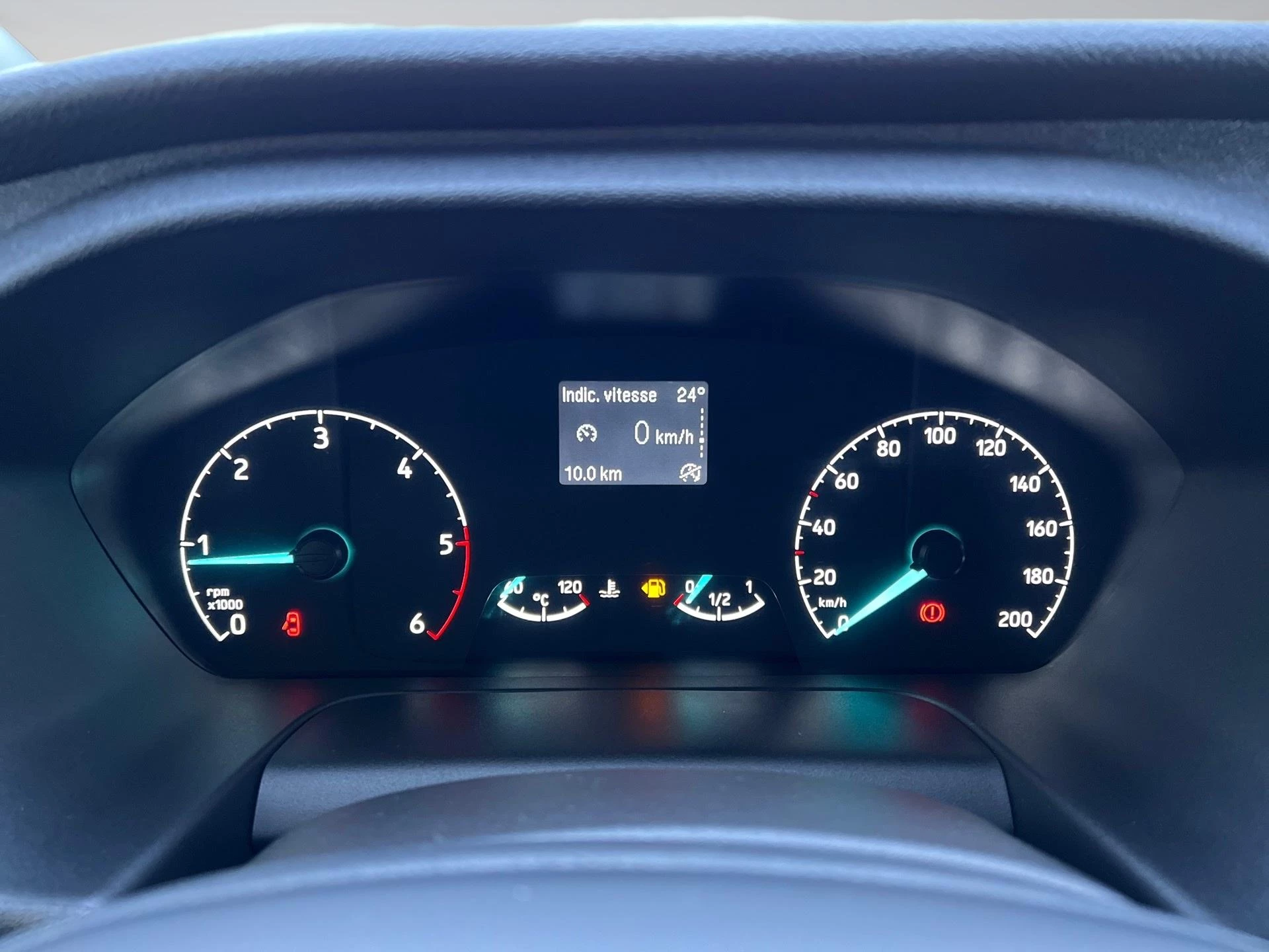 Ford-Transit Custom-image-1