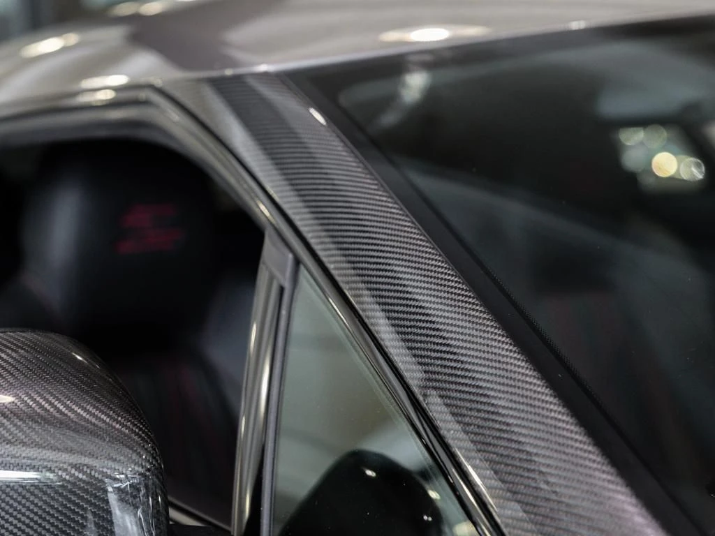 Aston Martin-V12 Vantage-image-22