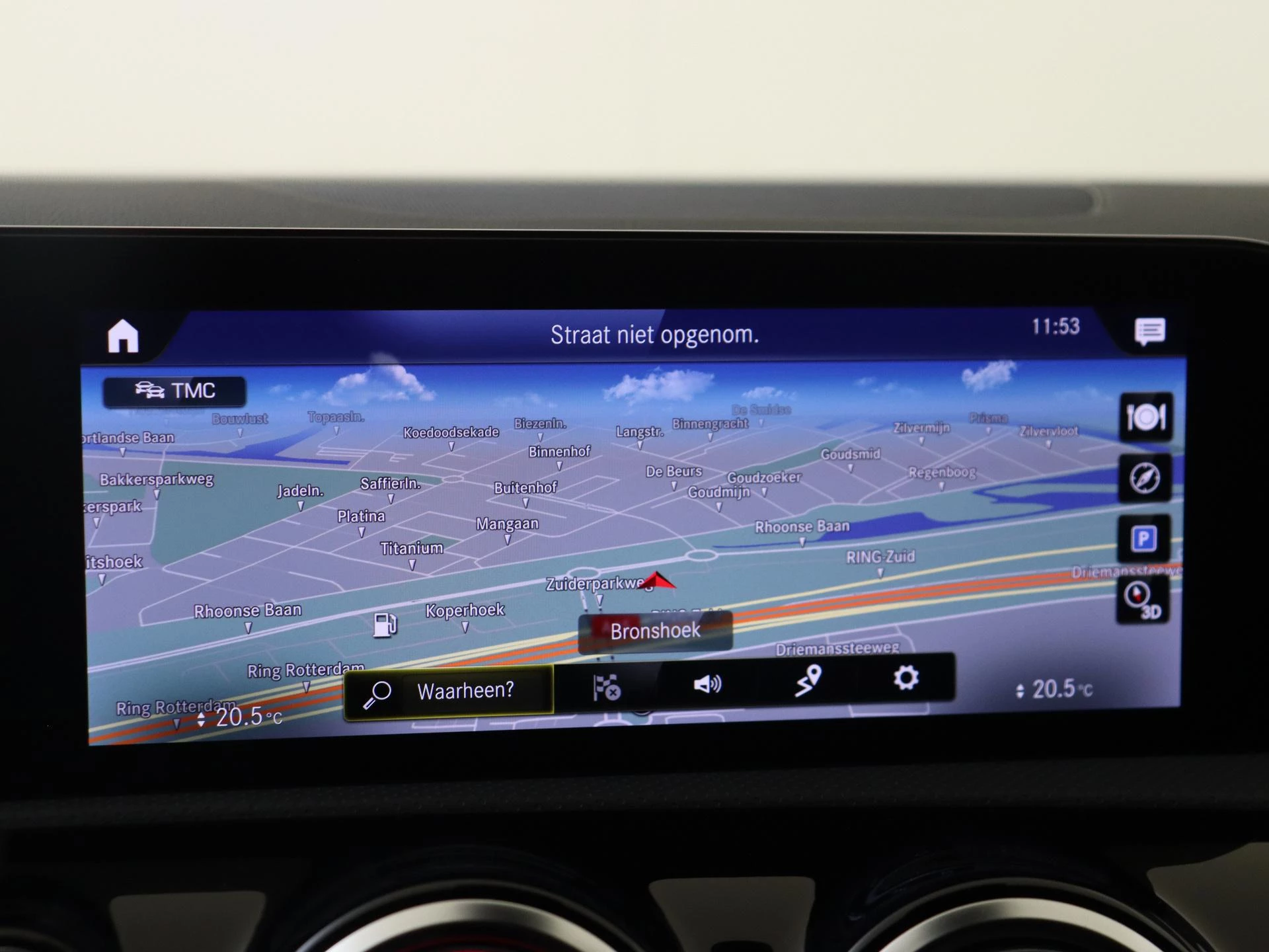 Mercedes-Benz-CLA-image-16