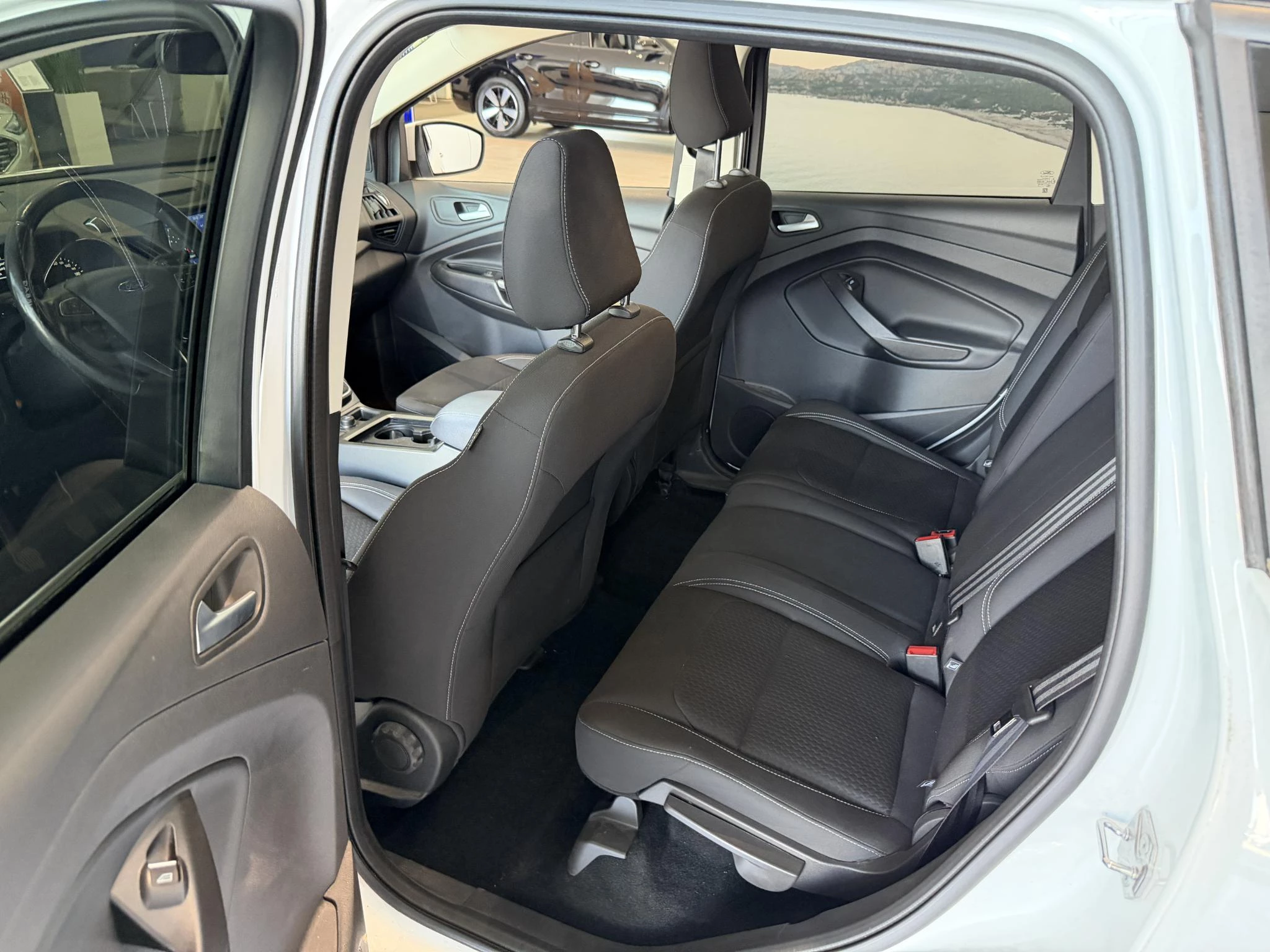 Ford-Kuga-image-12