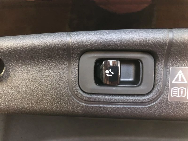 Mercedes-Benz C-Klasse 200 d AVANTGARDE DISTRON AHK 360° MEMORY SOUND AVANTGARDE