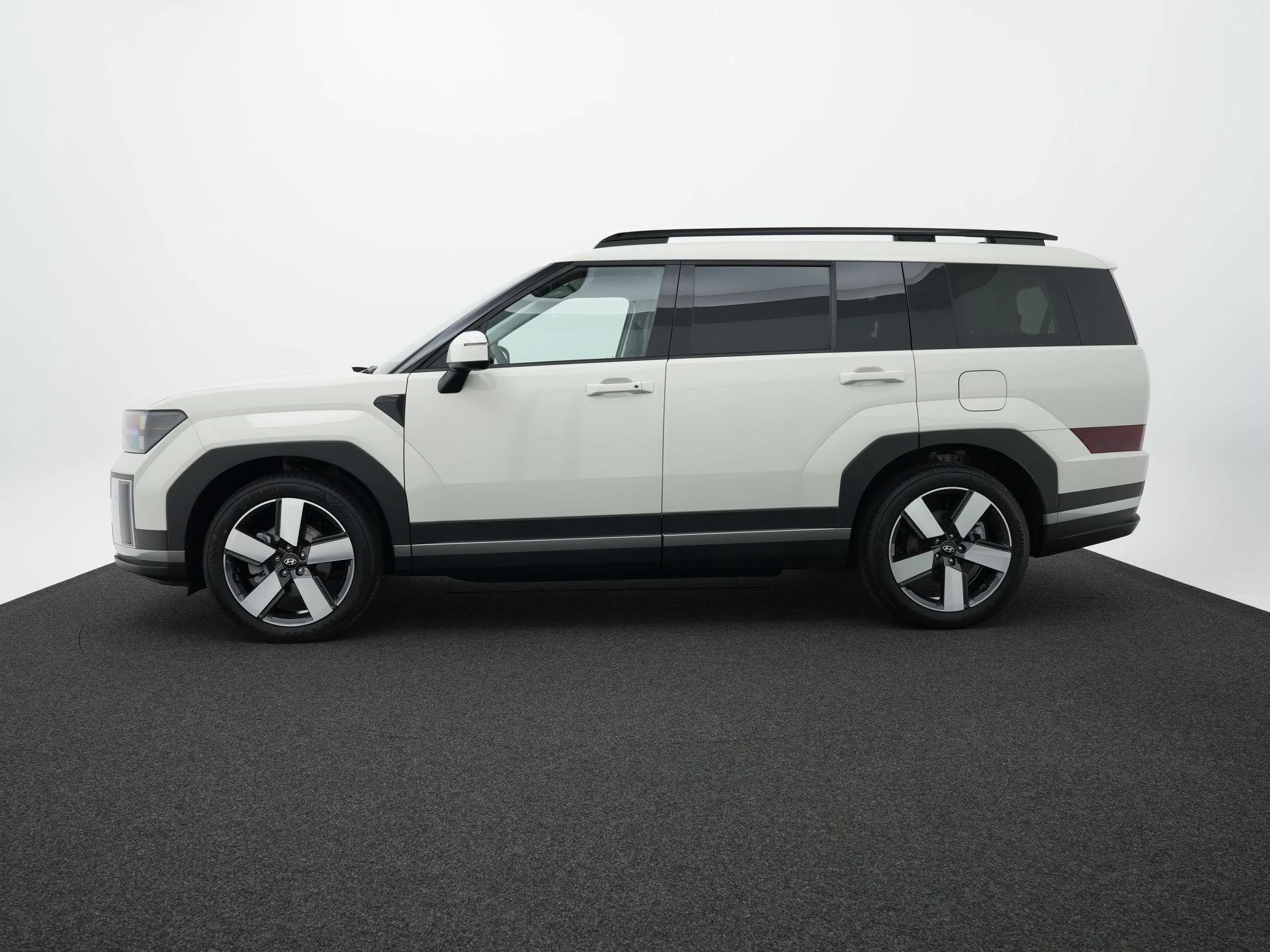 Hyundai-Santa Fe-image-4
