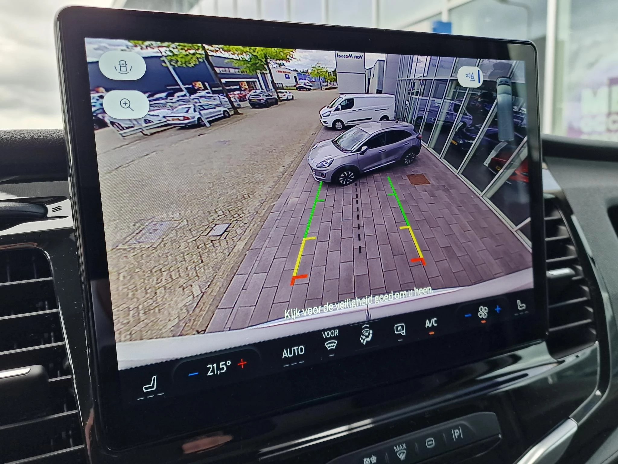 Ford-E-Transit-image-26