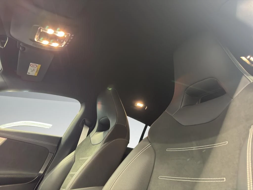Mercedes-Benz-CLA 200 d-image-20