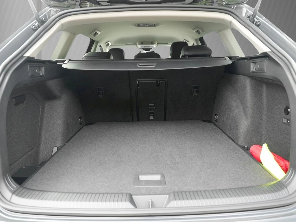 Volkswagen Golf Variant 1.5 TSI GOAL *AHK*Navi*LED-Plus*Travel -Assist*Climatronic*Sitzhzg*PDC*uvm..