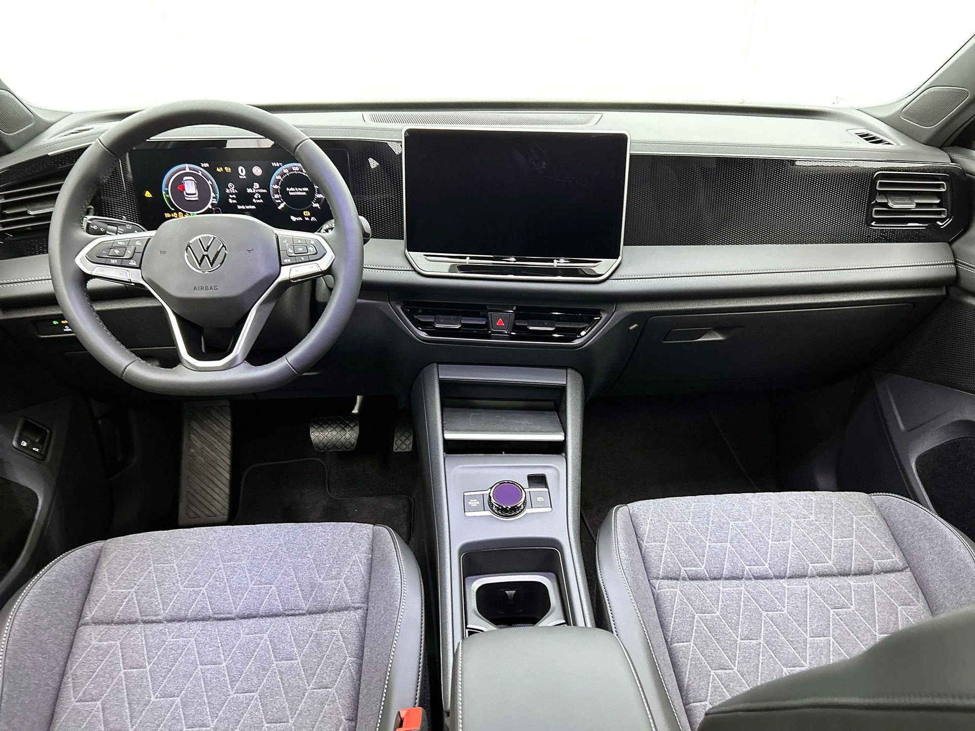 Volkswagen-Tiguan-image-22