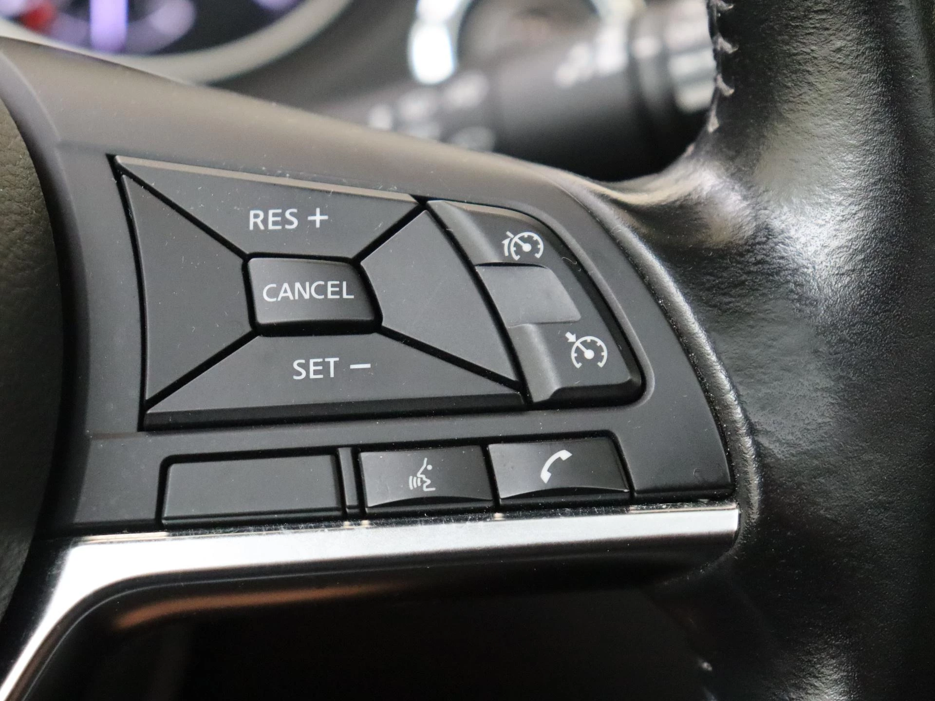 Nissan-QASHQAI-image-13