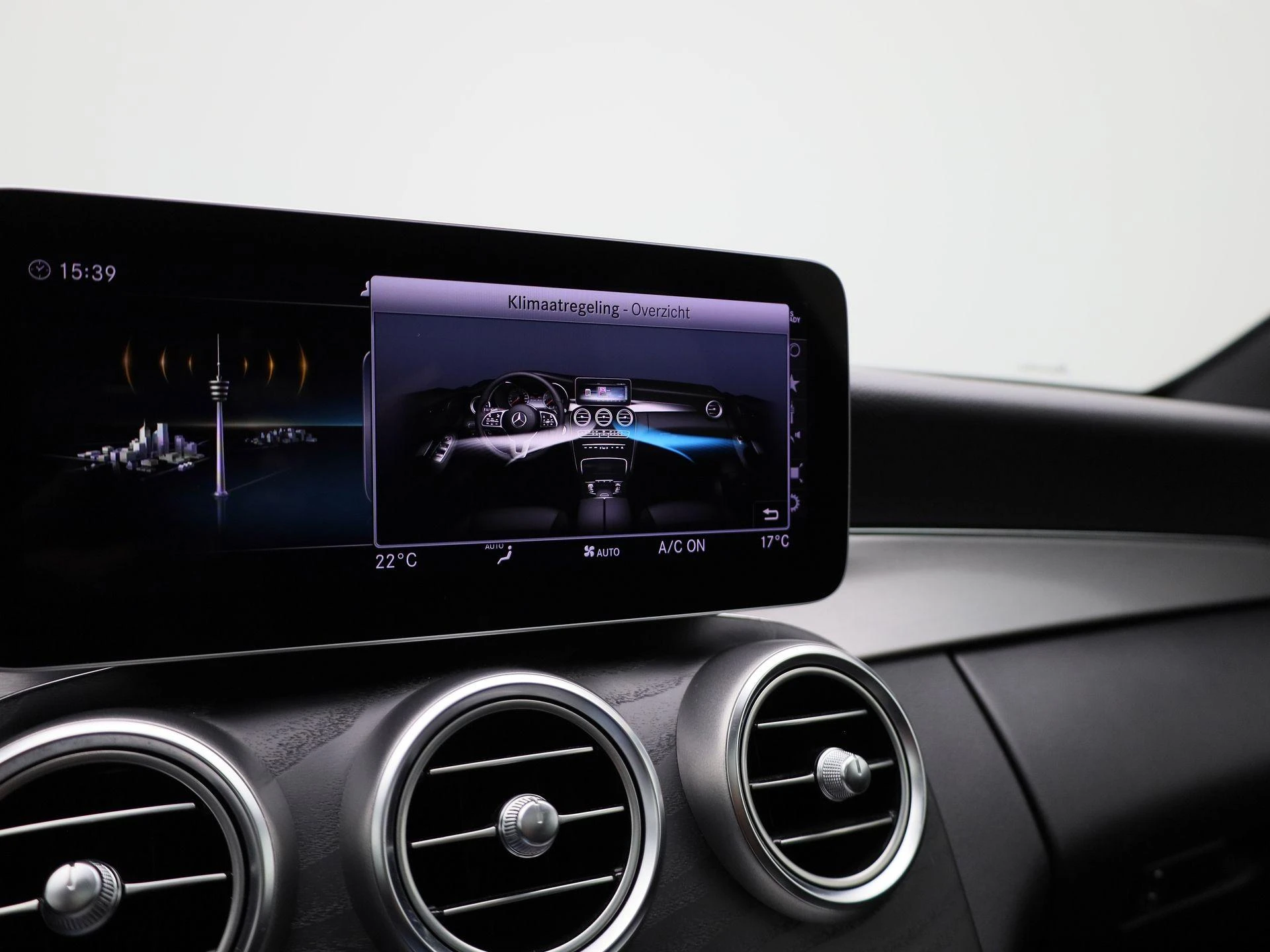 Mercedes-Benz-C-Klasse-image-20