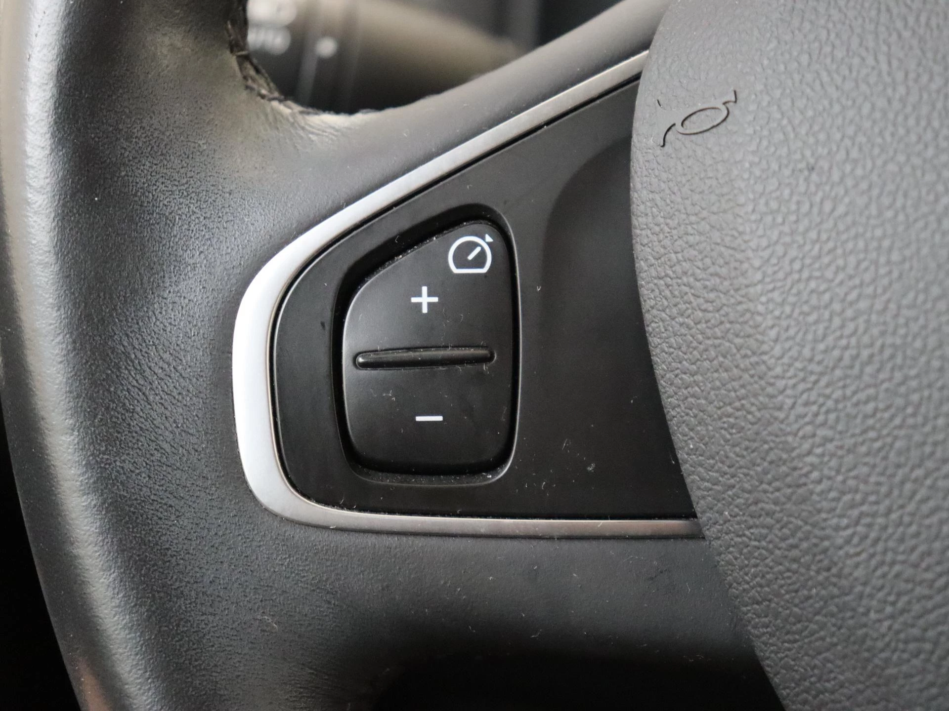 Renault-Clio-image-15