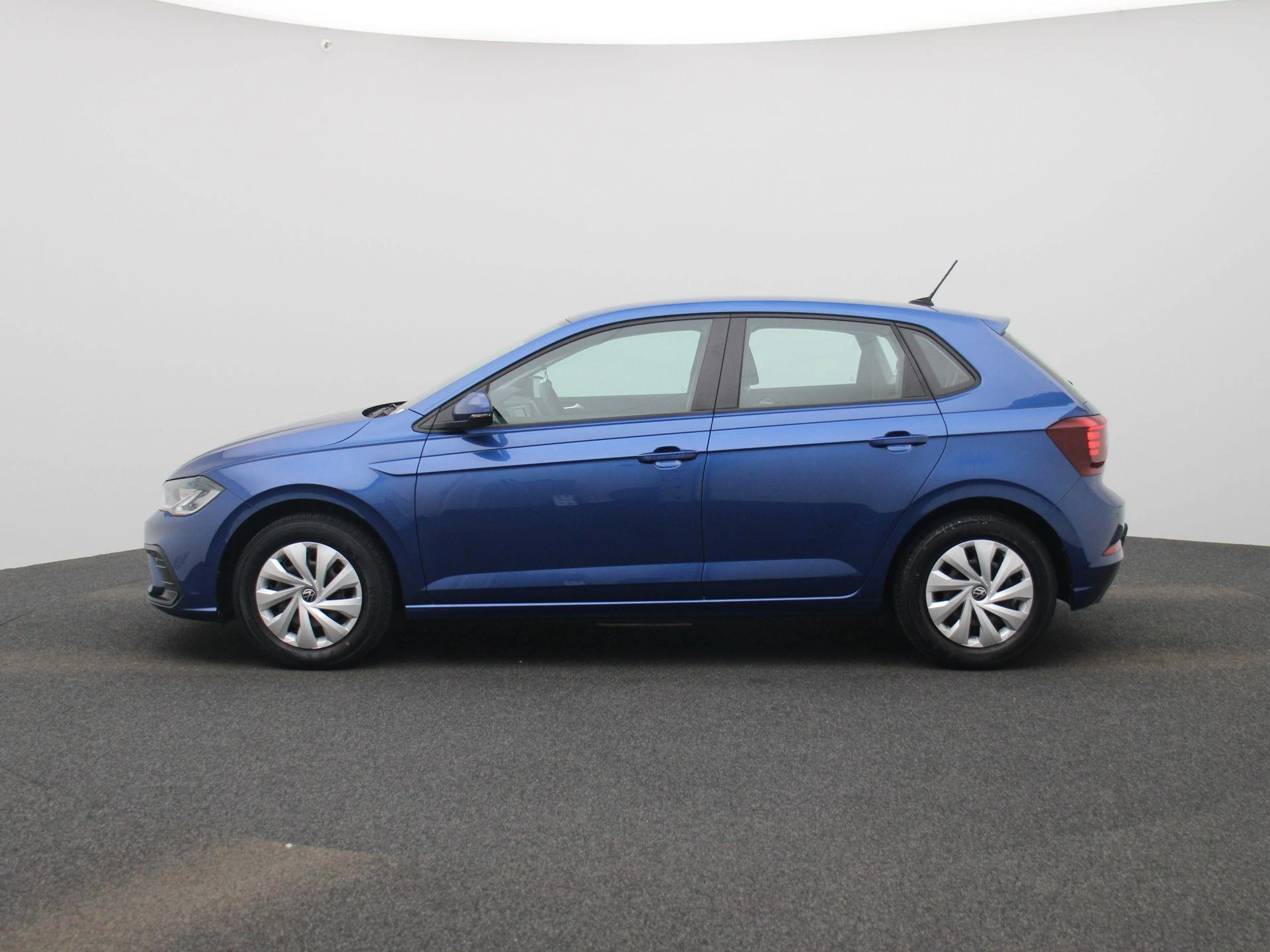 Volkswagen-Polo-image-3