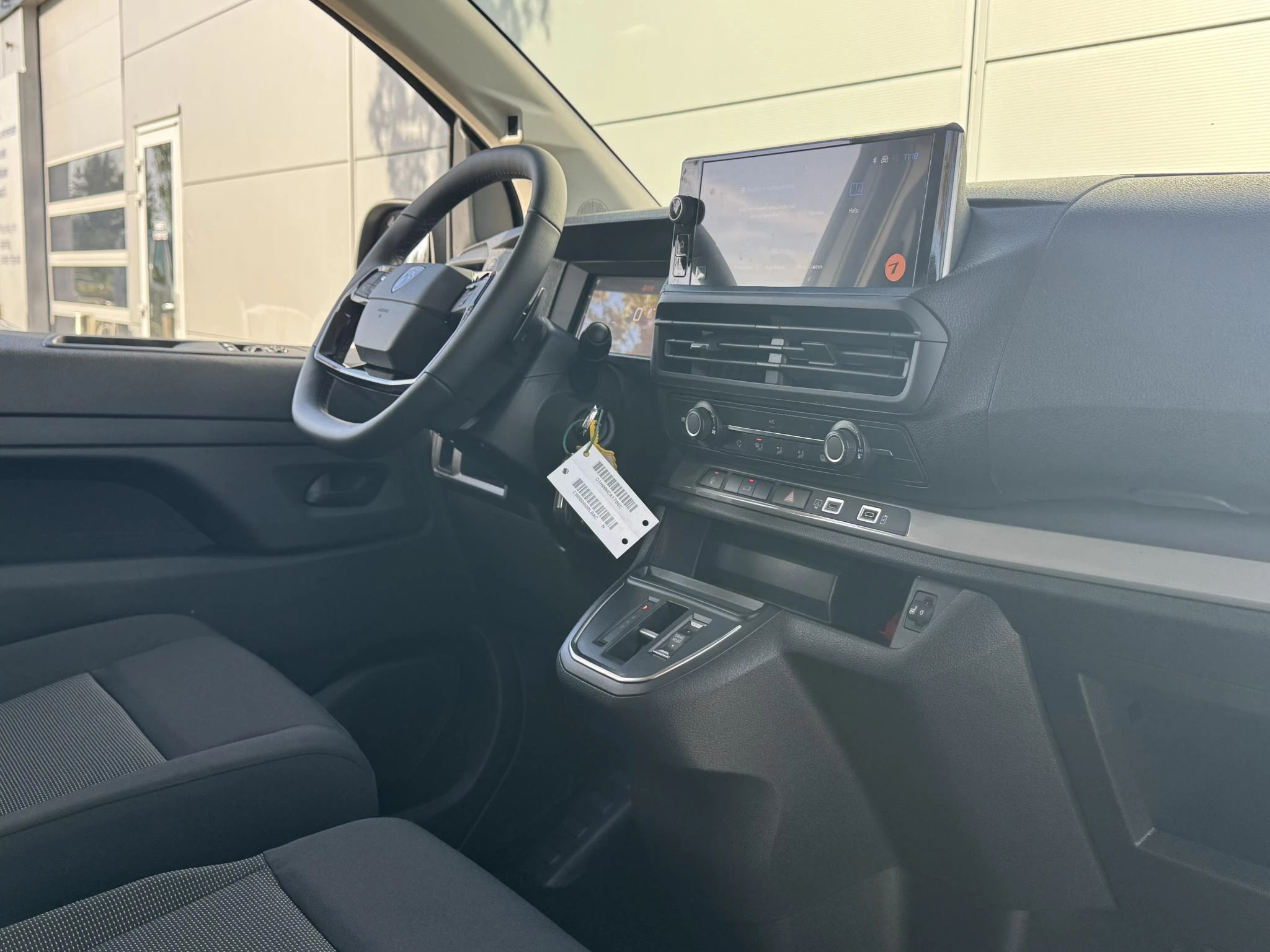 Peugeot-e-Expert-image-20
