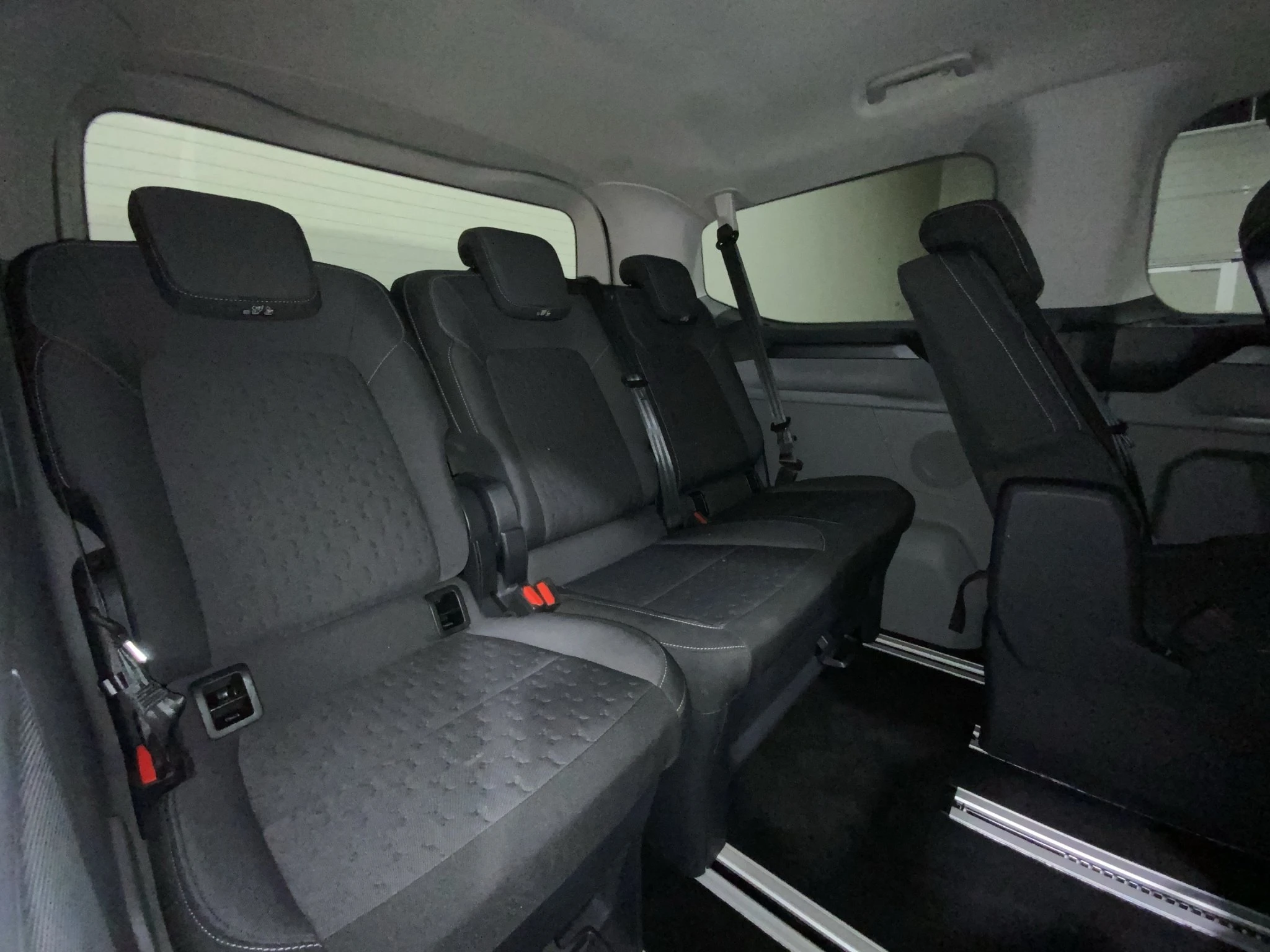 Ford-Tourneo Custom-image-17