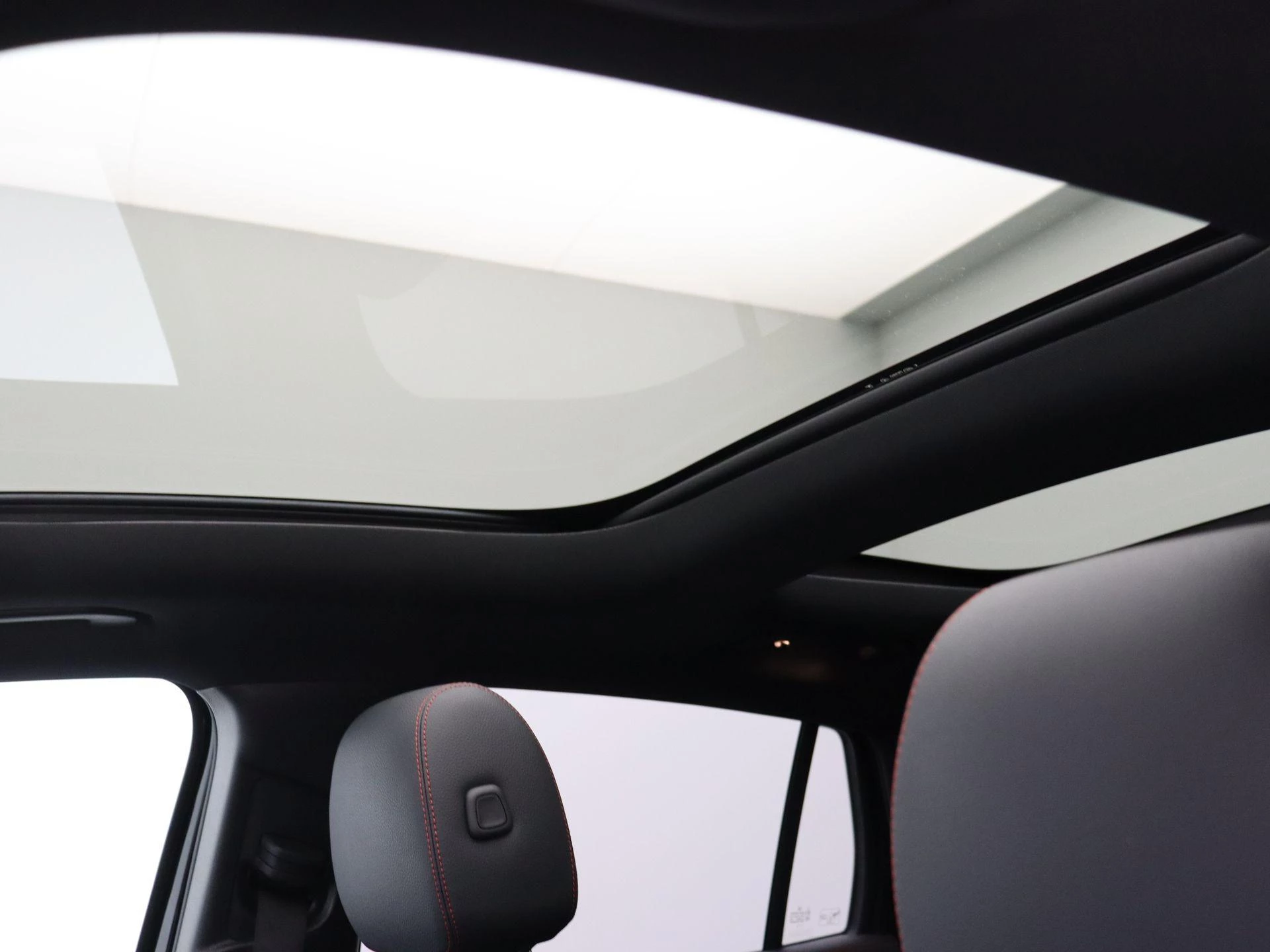 Mercedes-Benz EQA 250+ STAR EDITION + AMG + PANO DAK + BURMESTER + TREKHAAK + HEAD UP