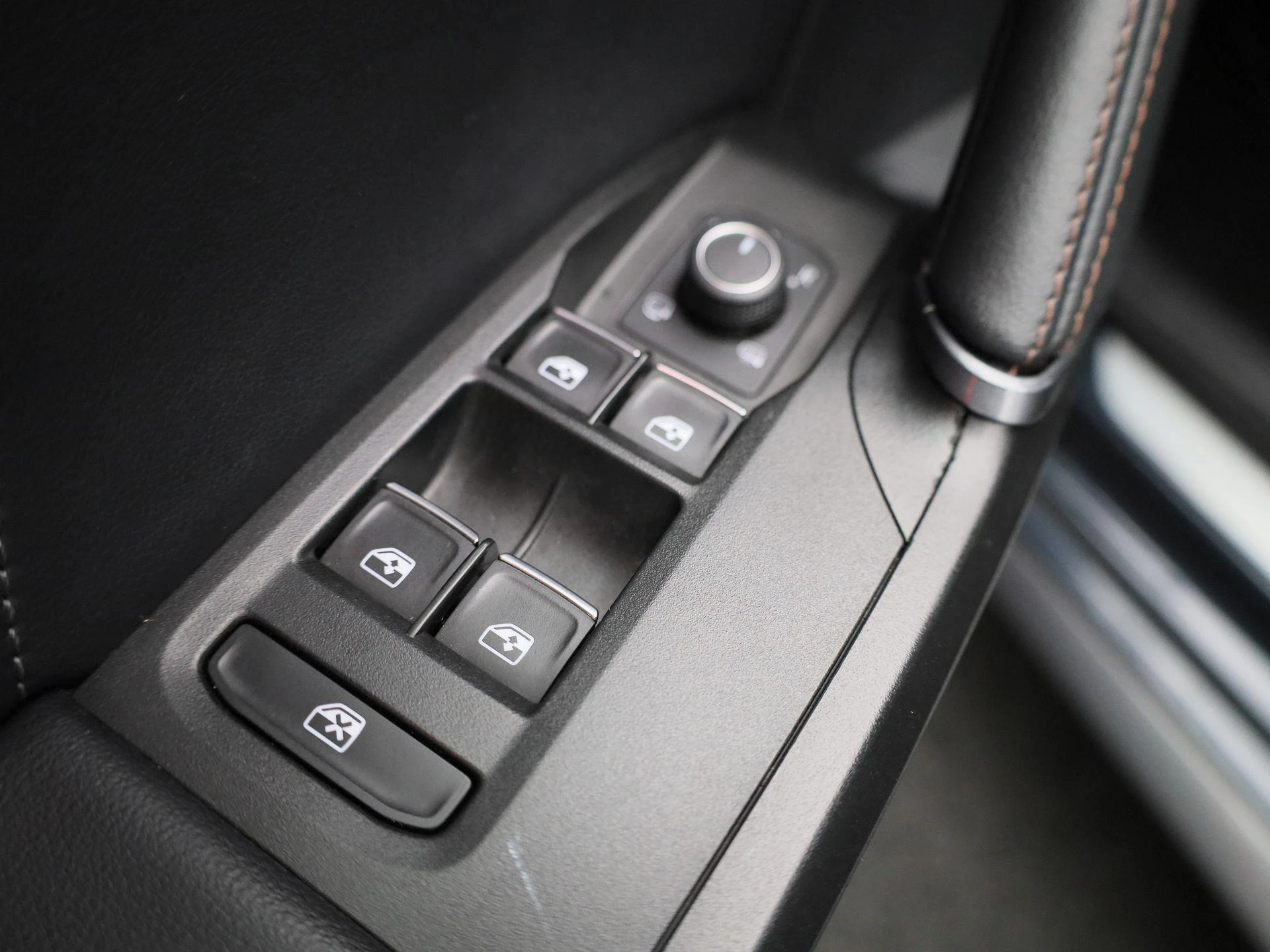 CUPRA Leon 1.4 e-Hybrid VZ Business