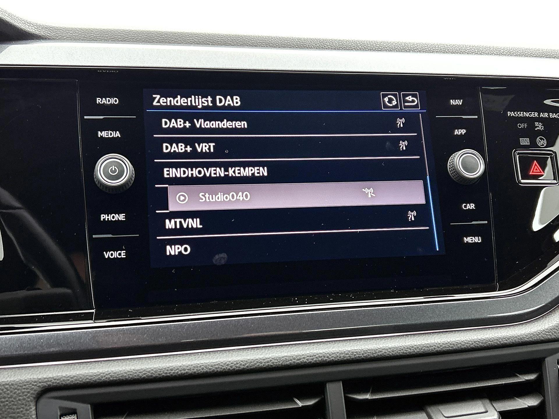 Volkswagen-Polo-image-6
