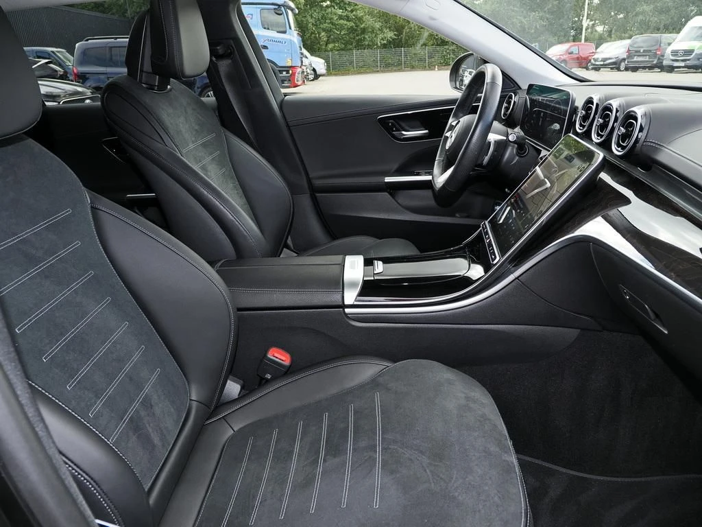 Mercedes-Benz-C-Klasse 220-image-12