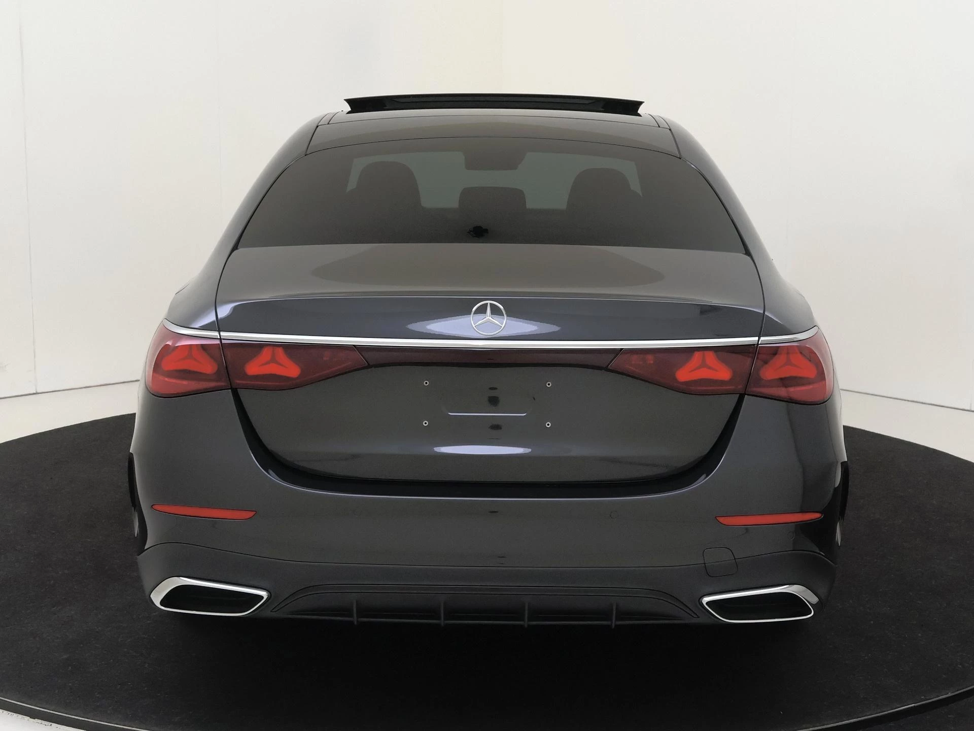 Mercedes-Benz-E-Klasse-image-6