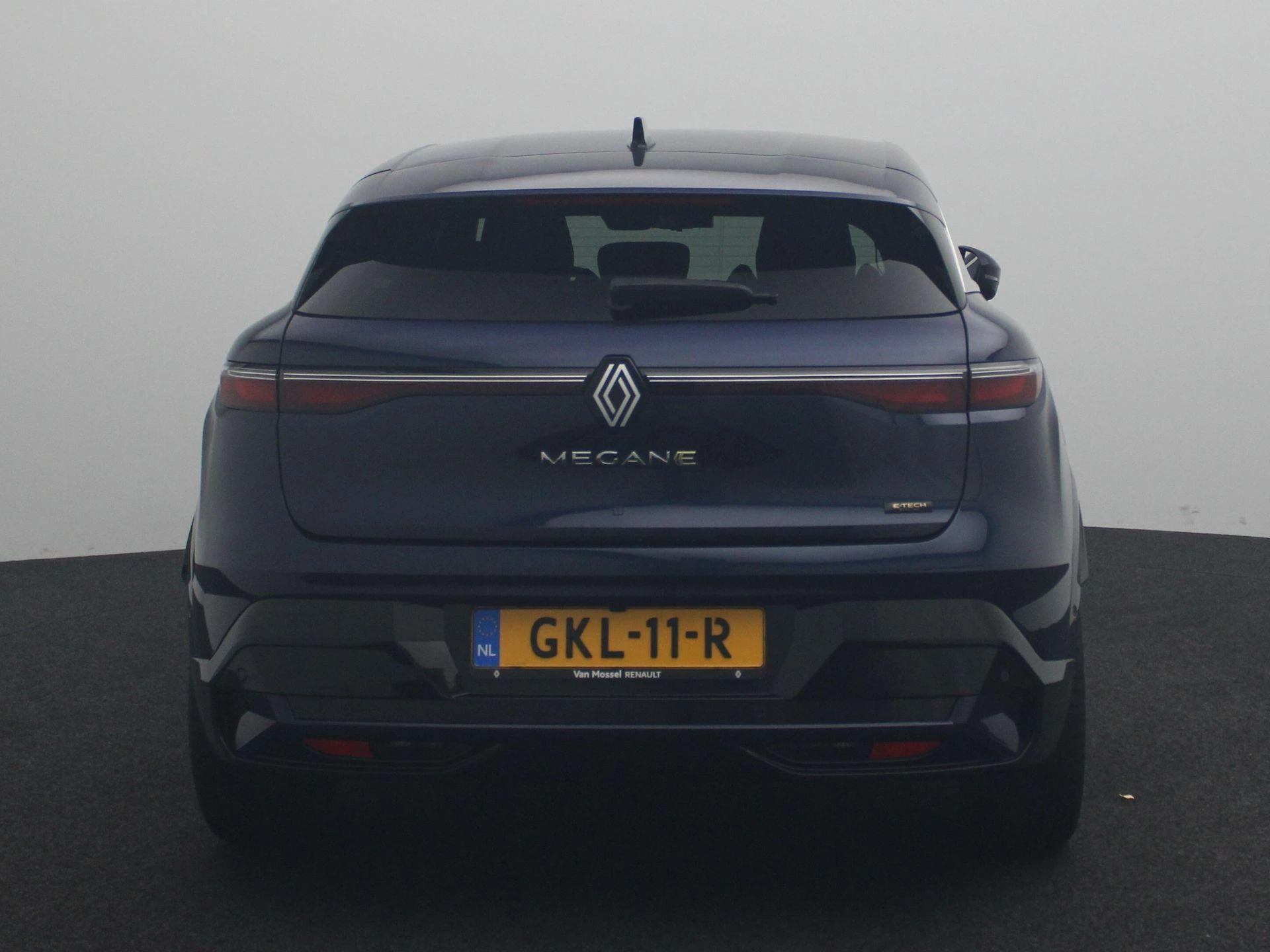 Renault-Megane E-Tech-image-4