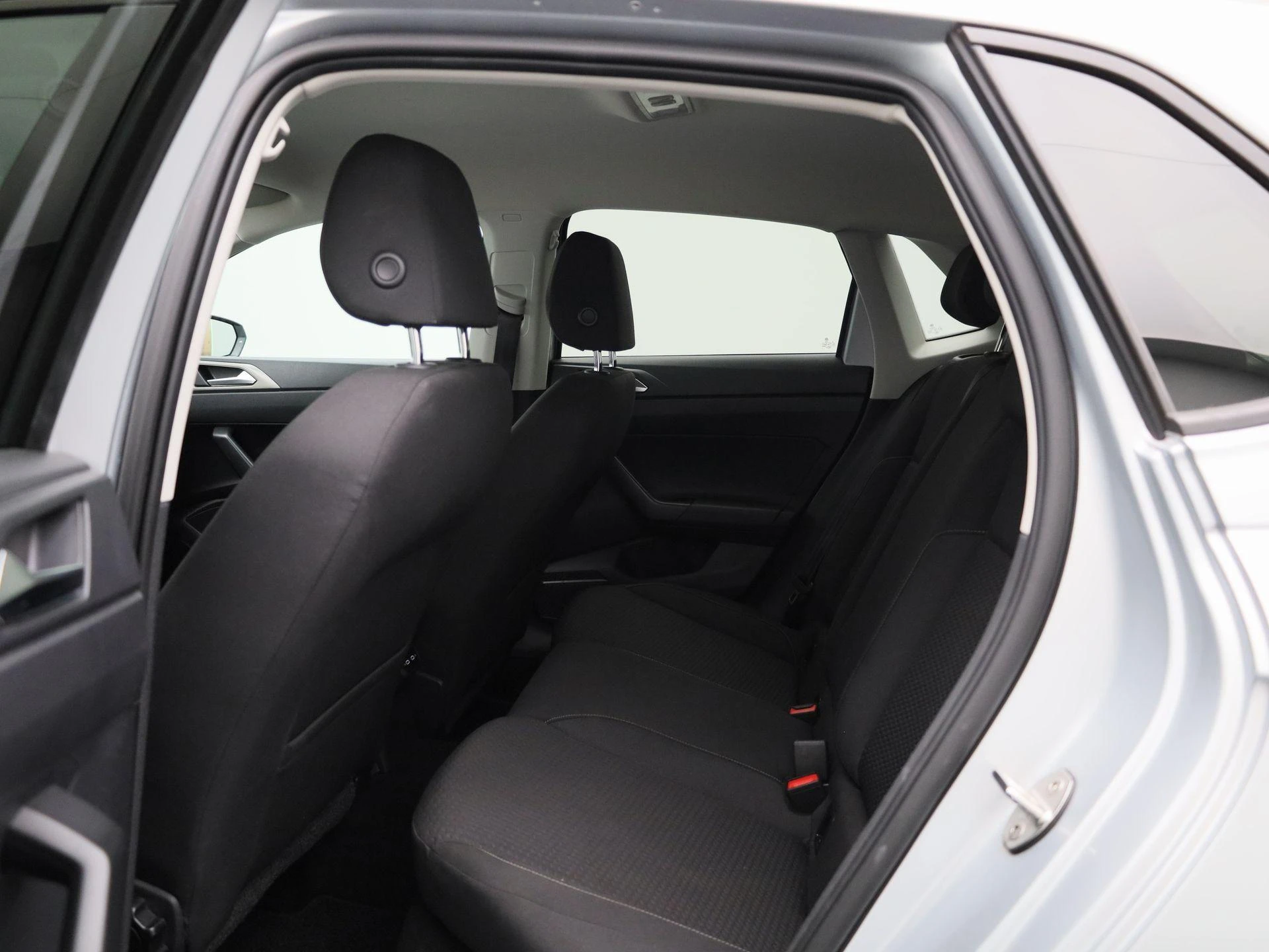 Volkswagen-Polo-image-9
