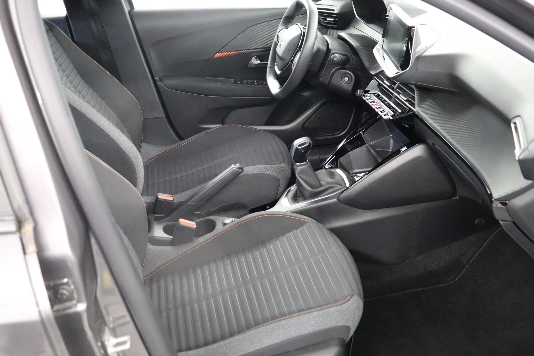Peugeot-208-image-14