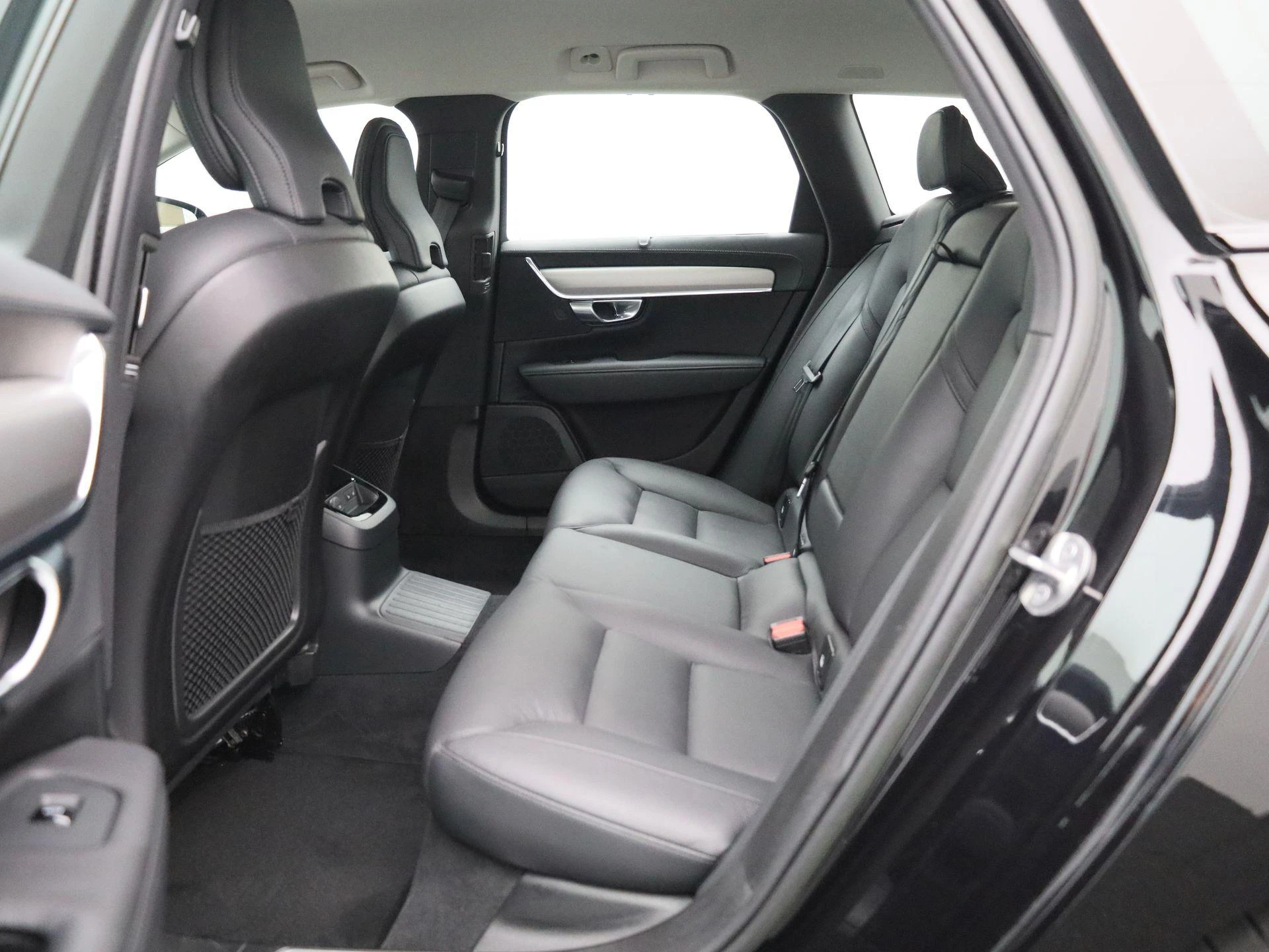 Volvo-V90-image-11