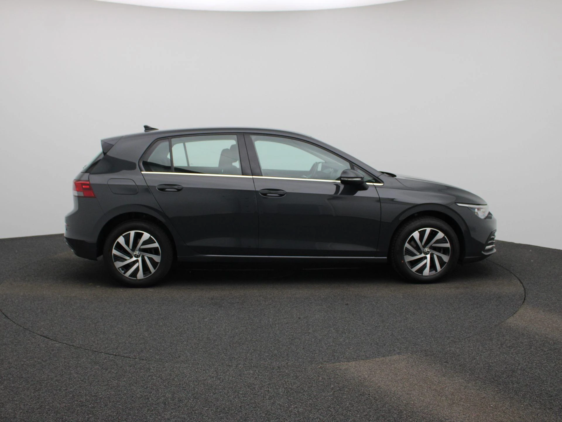 Volkswagen-Golf-image-5