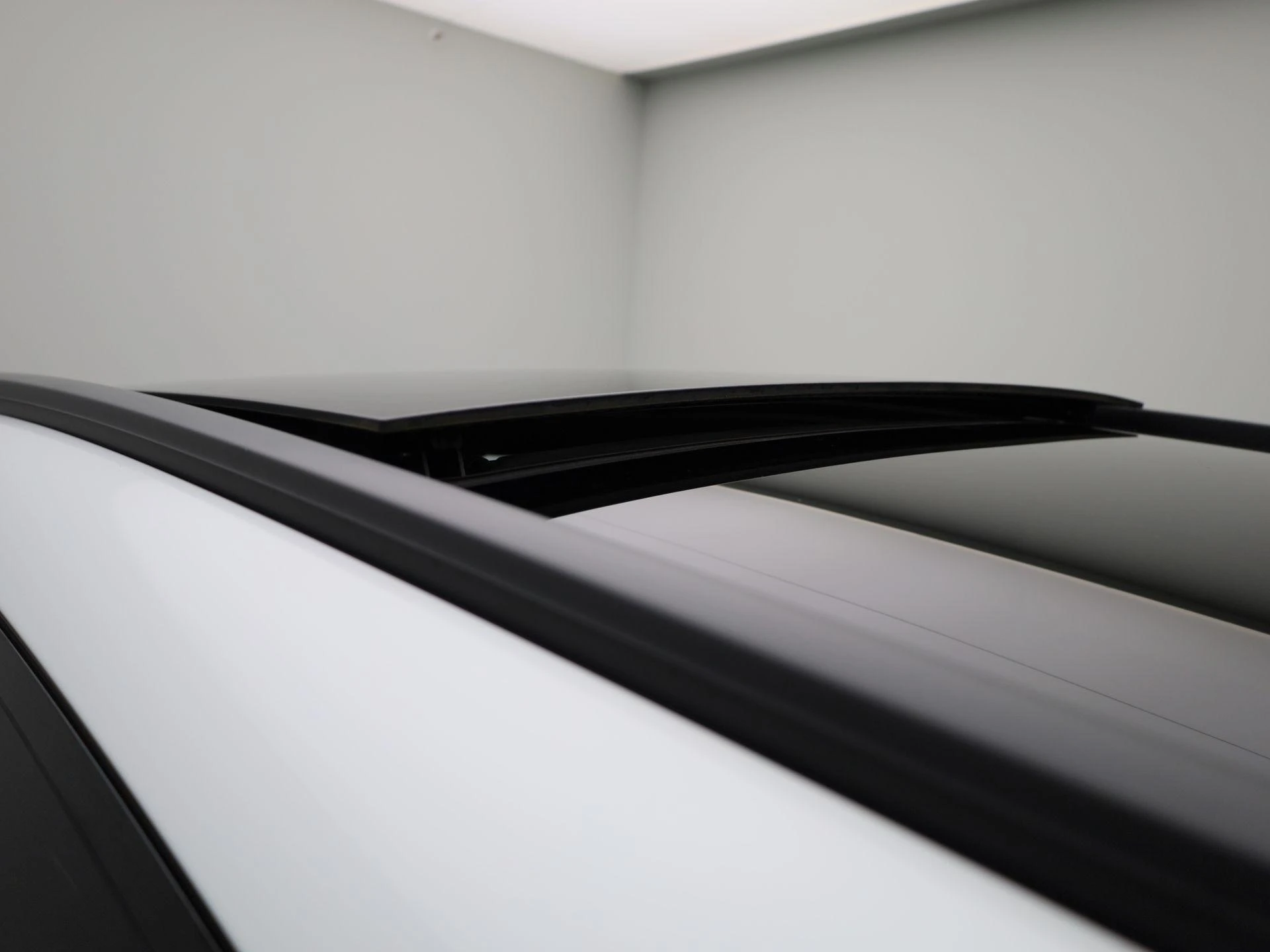 Mercedes-Benz-GLA-image-41