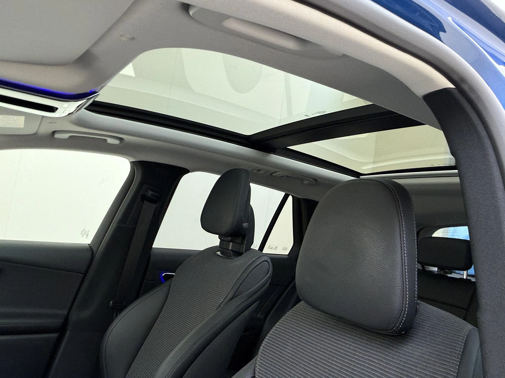 Mercedes-Benz-GLC-image-27