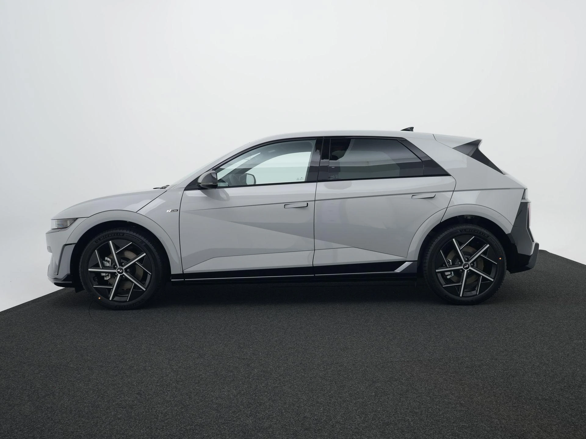Hyundai-IONIQ 5-image-3