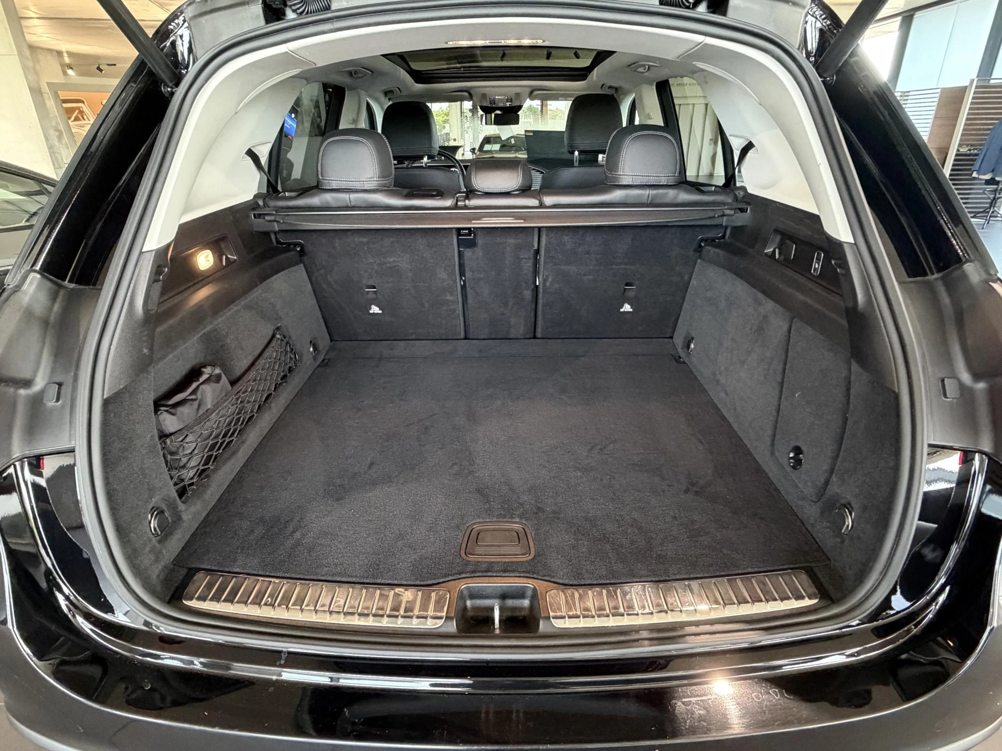 Mercedes-Benz-GLE-image-16
