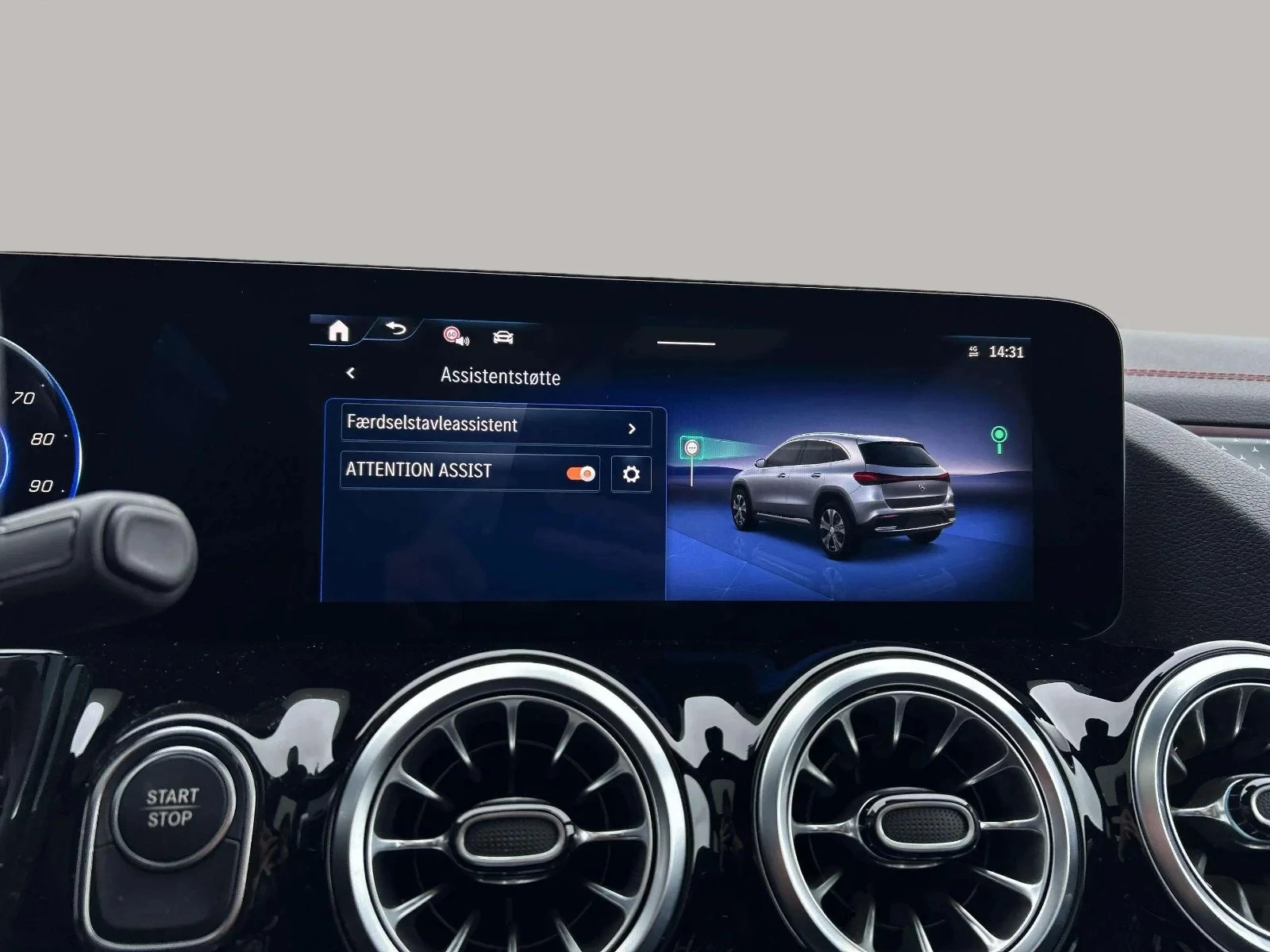 Mercedes-Benz-EQA-image-18