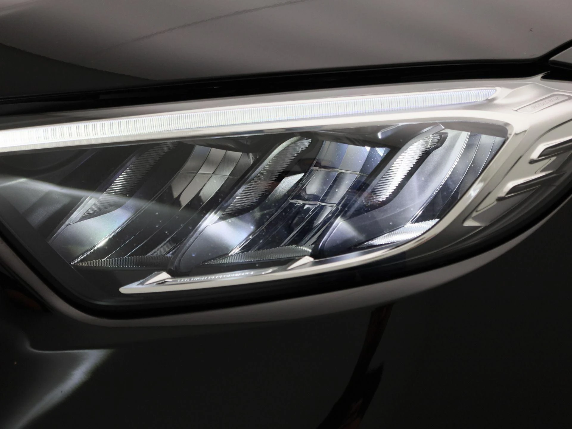 Mercedes-Benz-GLC-image-14