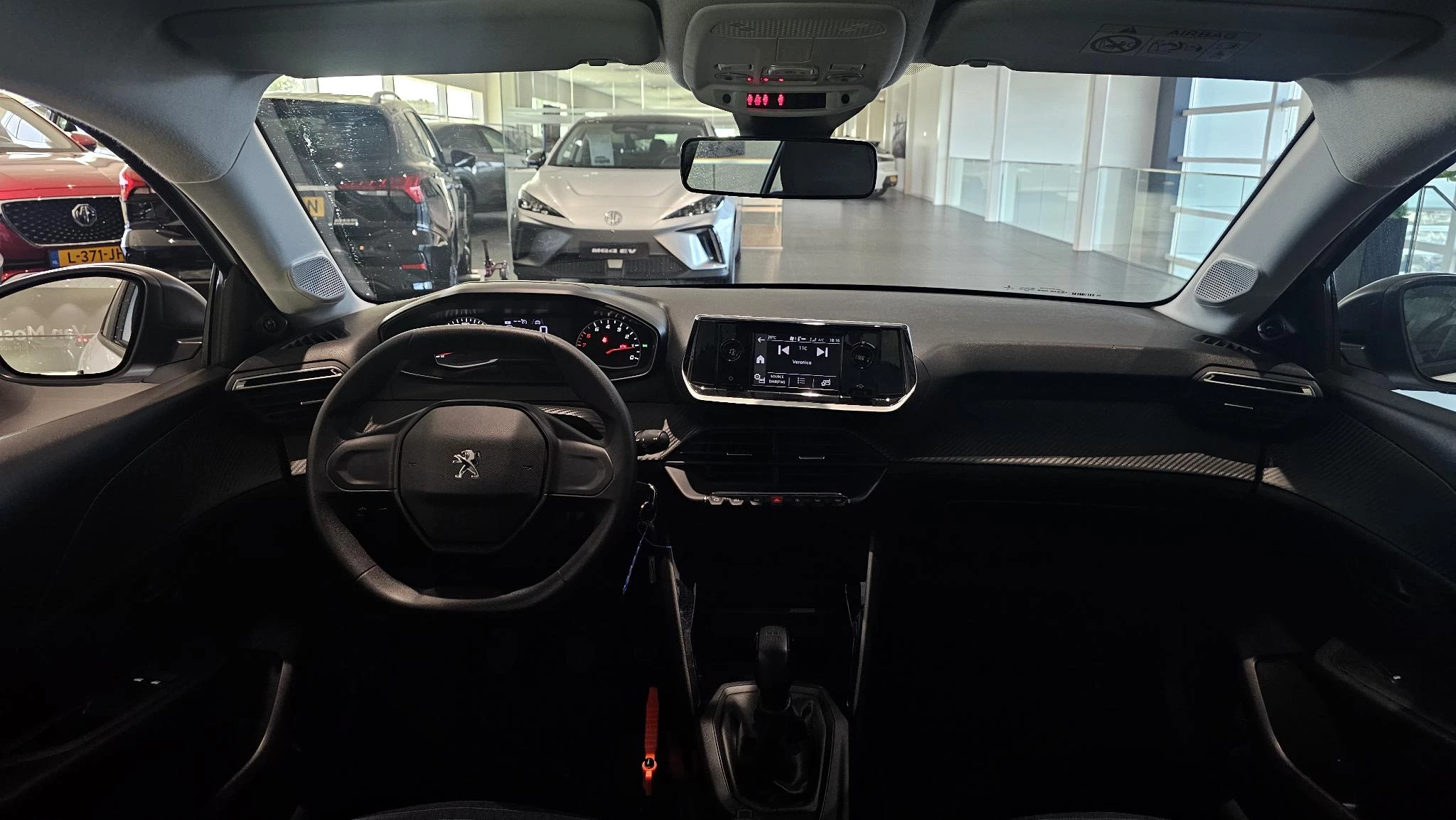 Peugeot-208-image-12