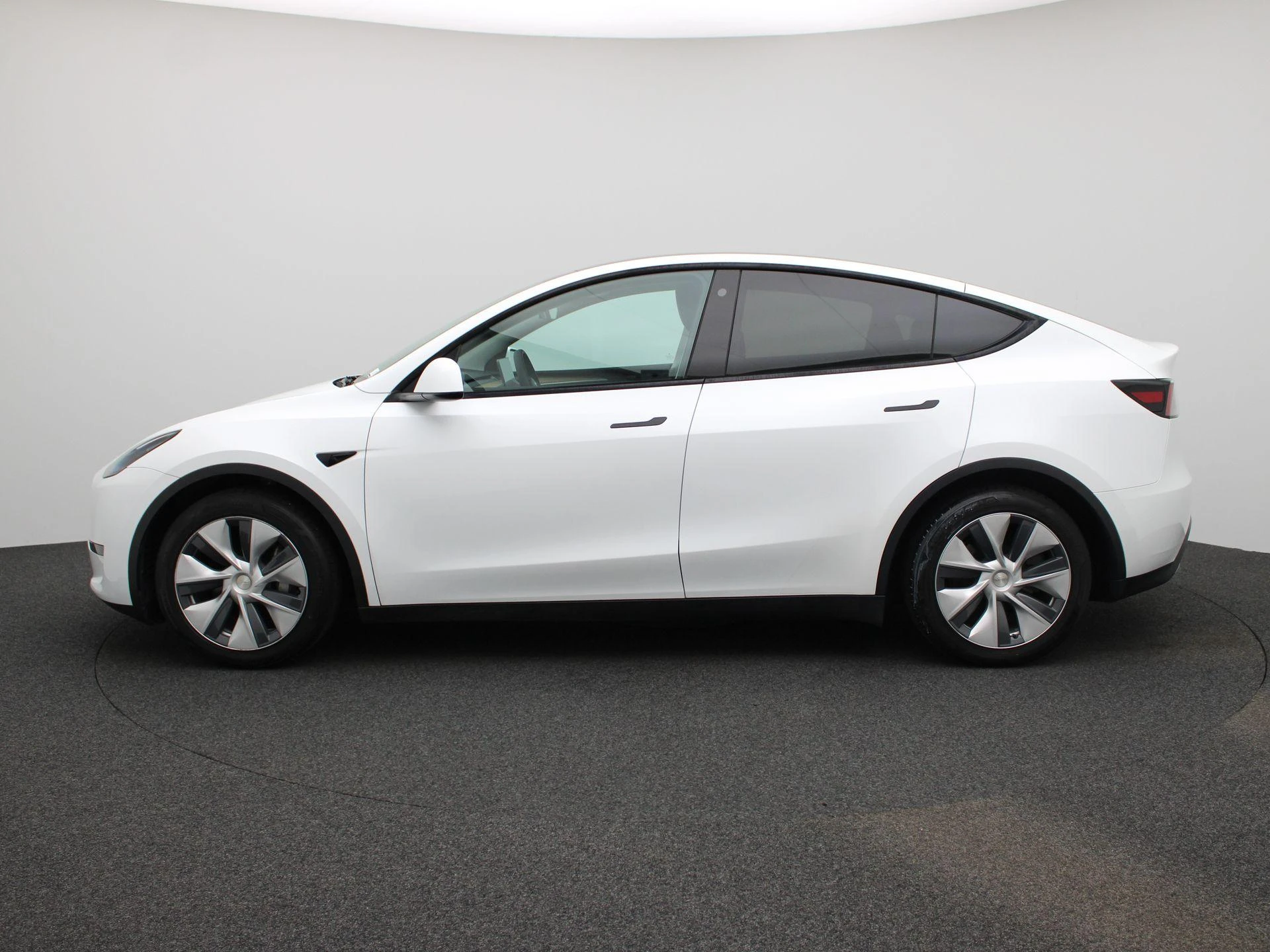 Tesla-Model Y-image-3